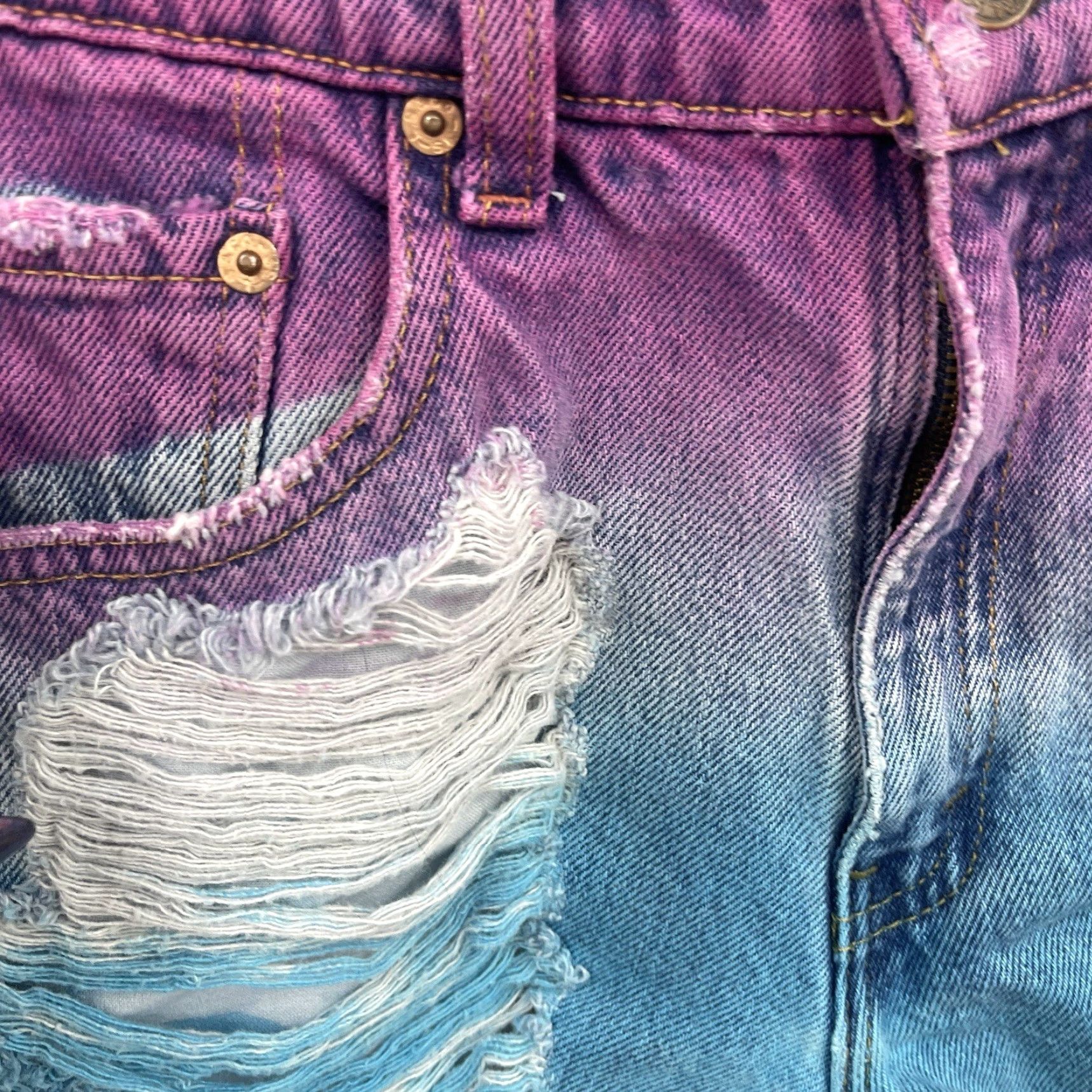 Levi's VINTAGE Levi's Boho Cut-Off Shorts Womens 7 JR Distressed Denim Blue 90s Size 28" / US 6 / IT 42 - 6 Thumbnail