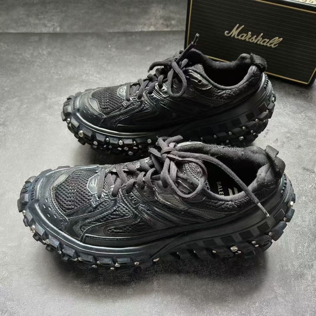 Balenciaga Balenciaga Black Lowtop Sneakers 39 Men Size US 6.5 / EU 39-40 - 1 Thumbnail
