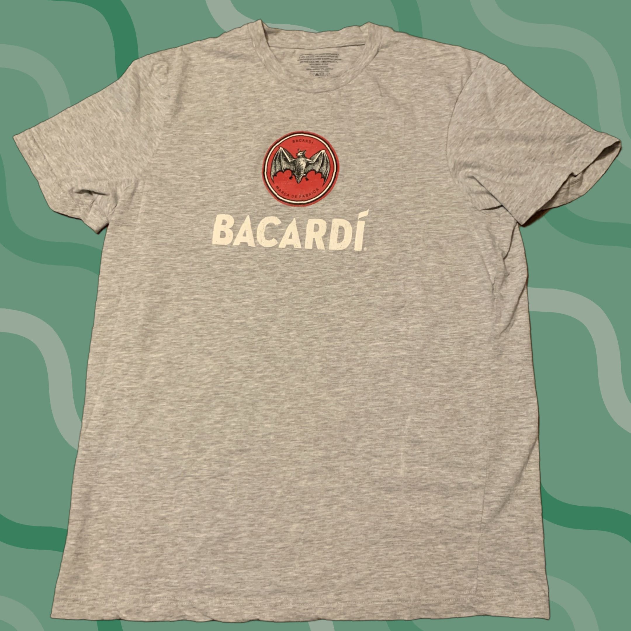 Vintage VINTAGE BACARDI BAT GRAY Graphic Tee Shirt Mens XL Gray 100% Cotton Short Sleeve Geometric 1980s-1990s Size US XL / EU 56 / 4 - 1 Thumbnail
