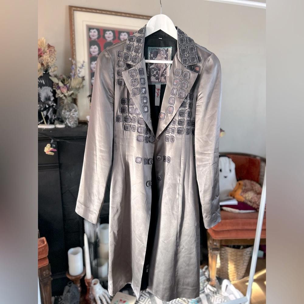 Designer Biya , Johnny Was, Silver embroidered Trench, 100% silk Size S / US 4 / IT 40 - 1 Thumbnail