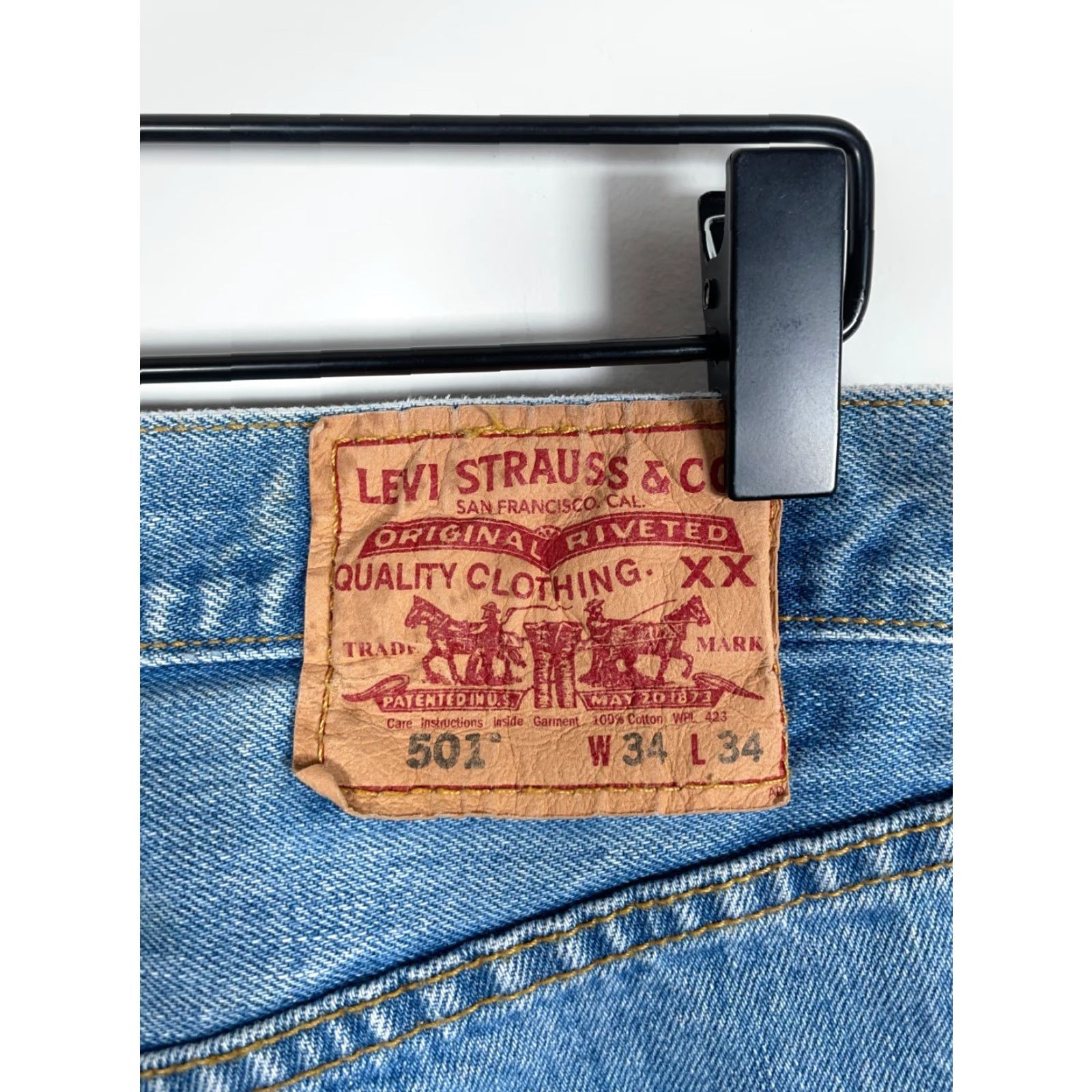 Levi's VINTAGE Levi's 501 Jeans Men 32 x 29.5 Blue Button Fly Straight Leg Regular 34 x 34 (Tag) 100% Cotton Denim Vintage Grunge Retro Size US 32 / EU 48 - 3 Thumbnail