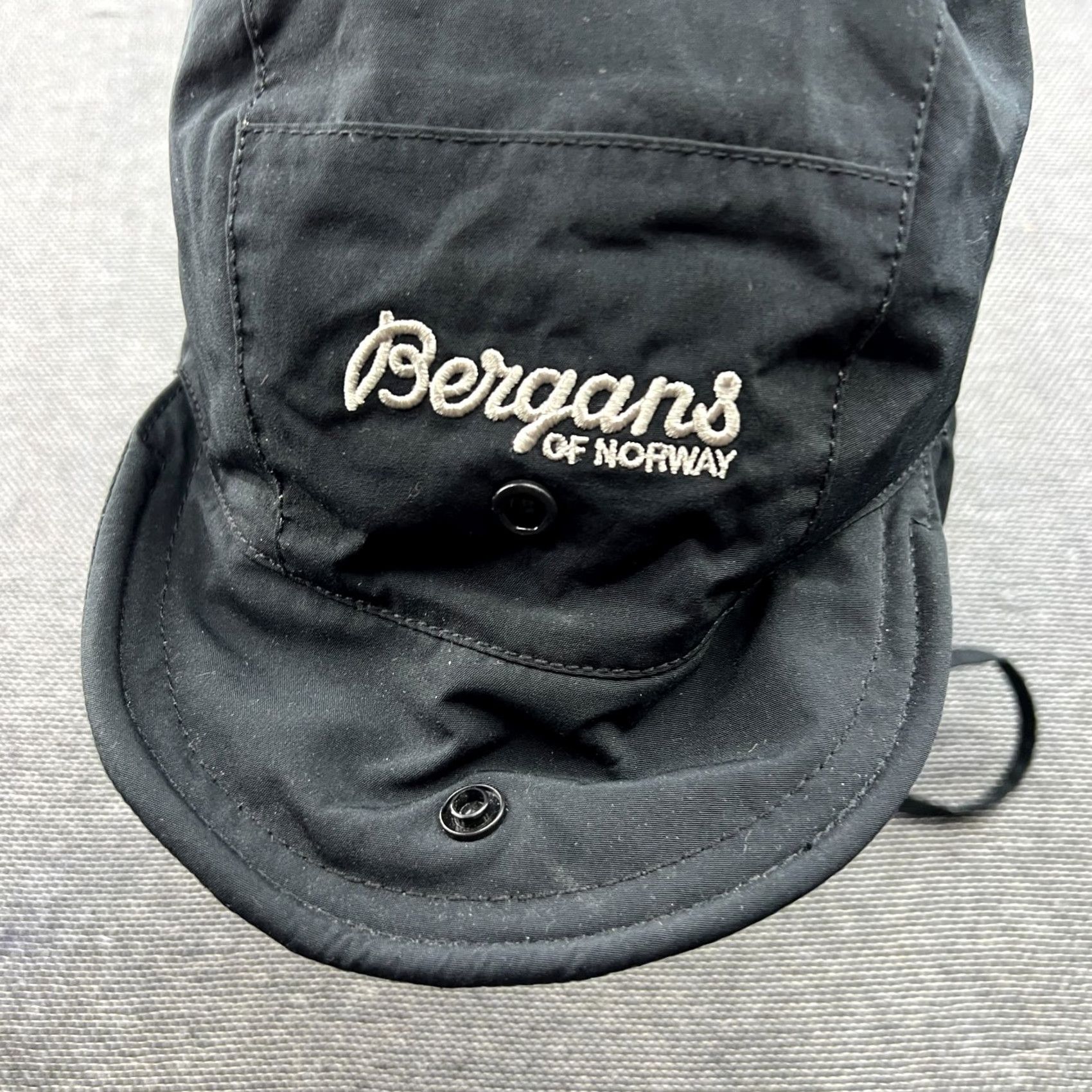 Vintage VINTAGE Bergans Alaska Mountain Cap Hat Medium Black Hiking Outdoor Adjustable Brim Beanie Mens Womens Unisex Adults Size ONE SIZE - 3 Thumbnail