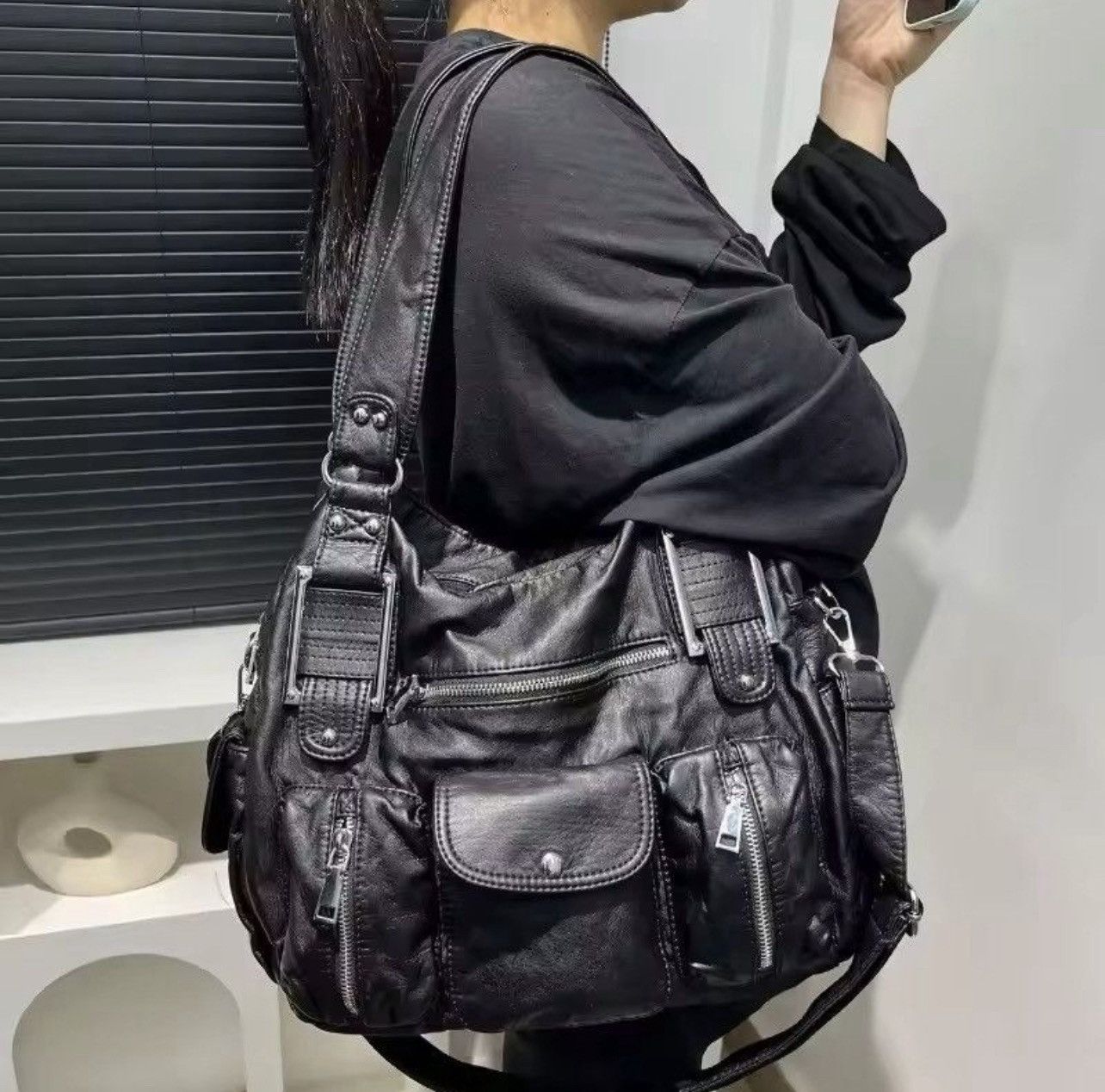 Leather Multi-Pocket Shoulder Crossbody Bag Size ONE SIZE - 2 Thumbnail