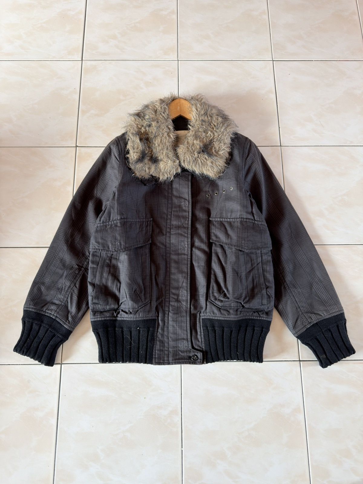 If Six Was Nine Vintage RNA Inc Fur Collar Workwear Jacket Size US S / EU 44-46 / 1 - 1 Thumbnail