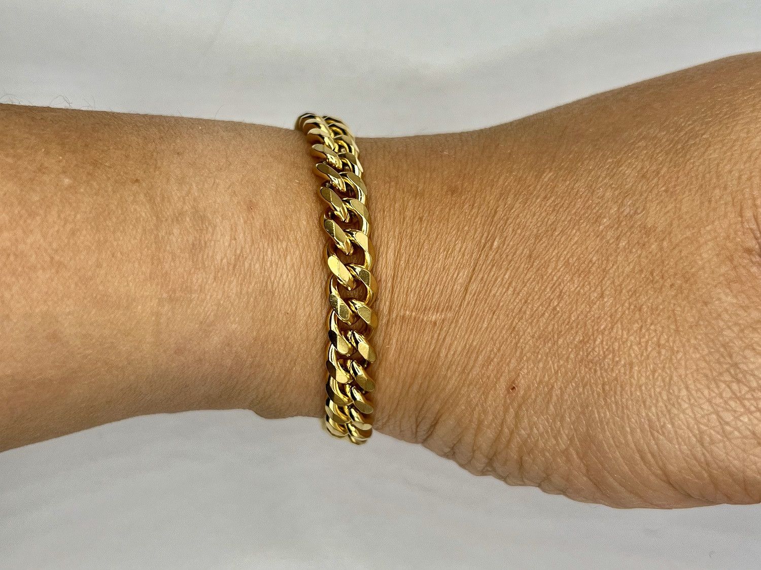 Designer Cuban Gold Chain Bracelet Size ONE SIZE - 4 Thumbnail