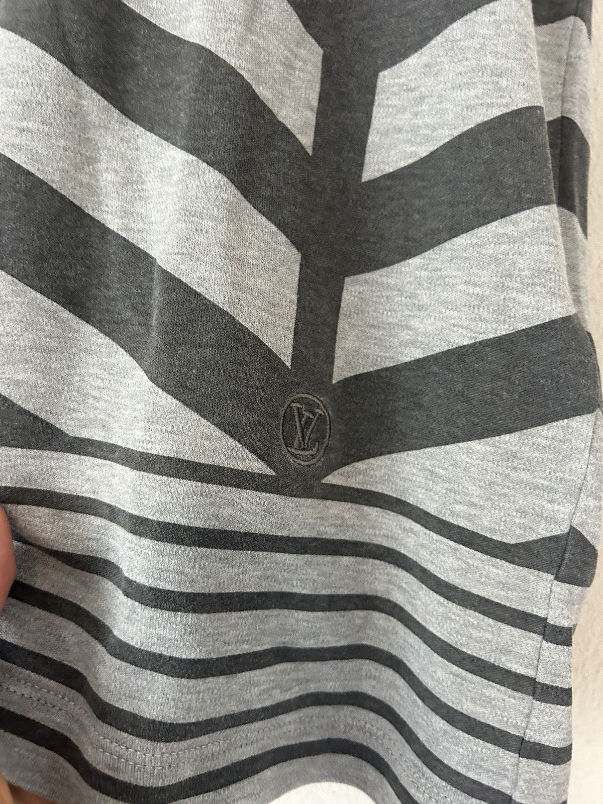 Louis Vuitton Grey LV T-Shirt Size US M / EU 48-50 / 2 - 4 Thumbnail