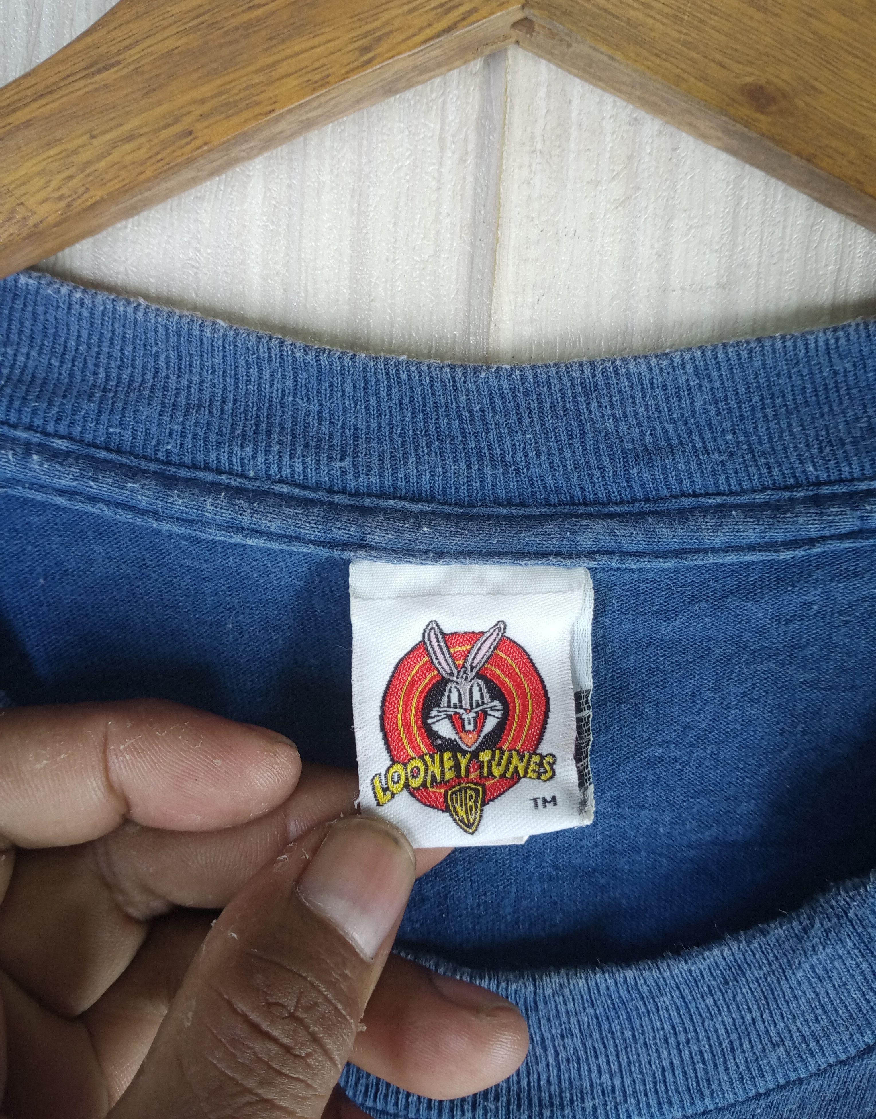 Warner Bros Vintage 1997 Tweety Looney Tunes Characters Tshirt Size US XL / EU 56 / 4 - 4 Thumbnail