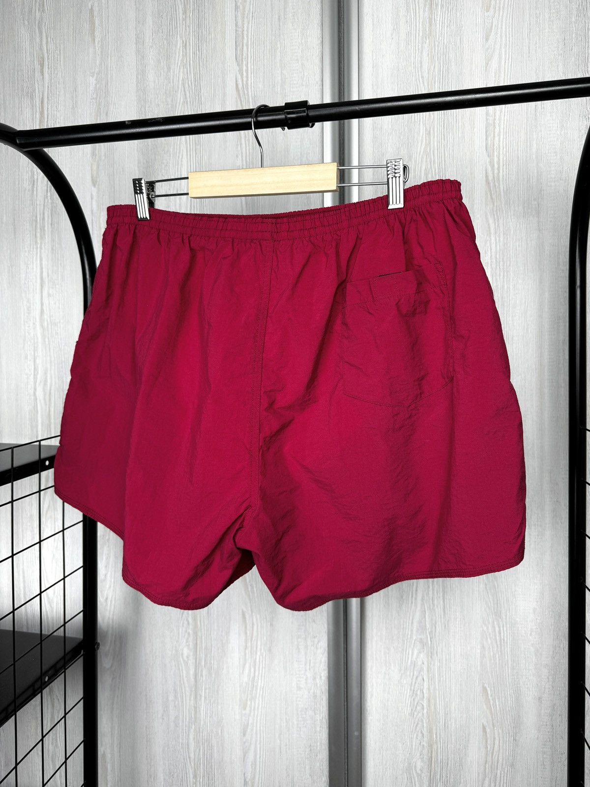 Nike Nike vintage red small embroidered logo swim sport shorts XL Size US 36 / EU 52 - 5 Thumbnail
