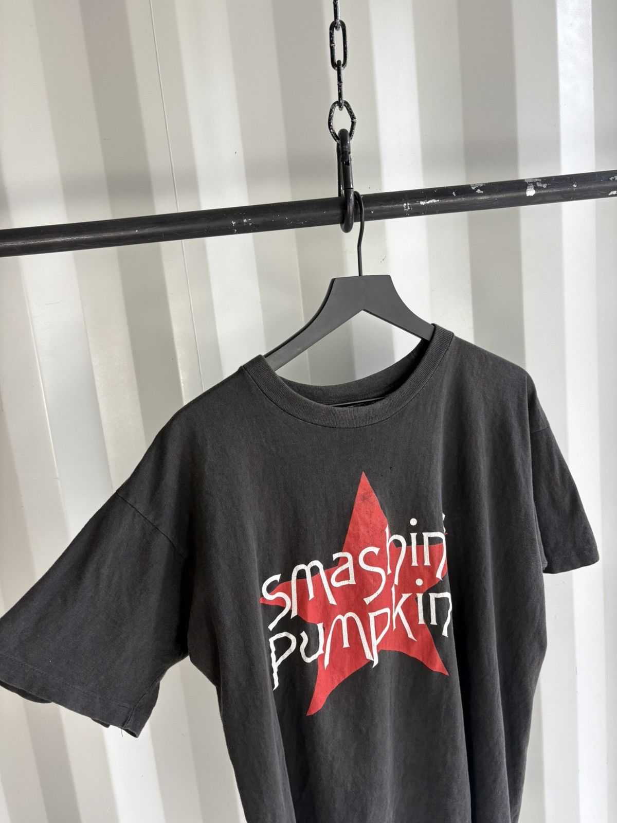 Band Tees Thrashed The Smashing Pumpkins Faded Distressed Shirt GRUNGE Size US XL / EU 56 / 4 - 5 Thumbnail