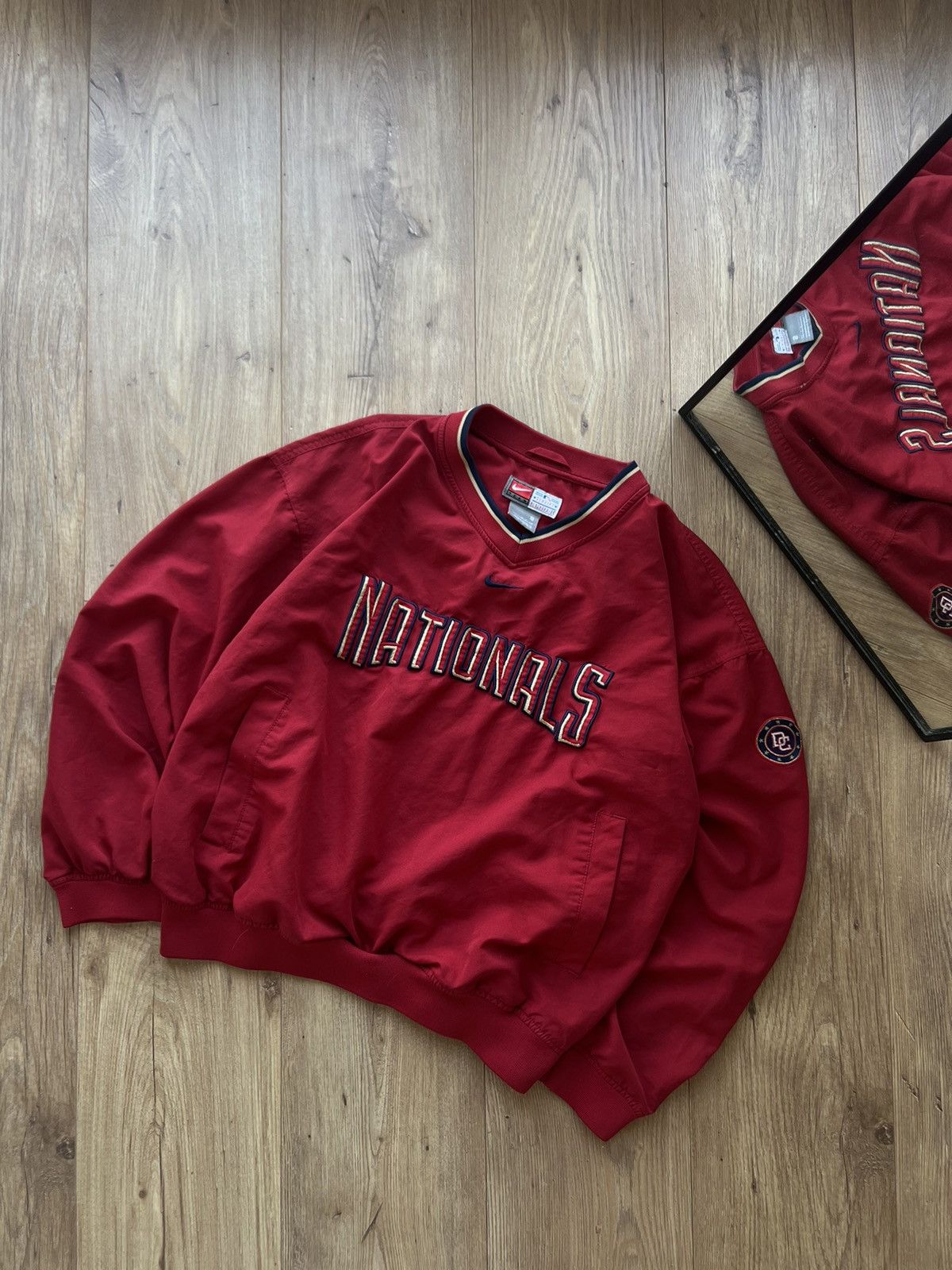 Nike 00’s NIKE WASHINGTON NATIONALS CENTR SWOOSH V-NECK CREWNECK Size US S / EU 44-46 / 1 - 1 Thumbnail