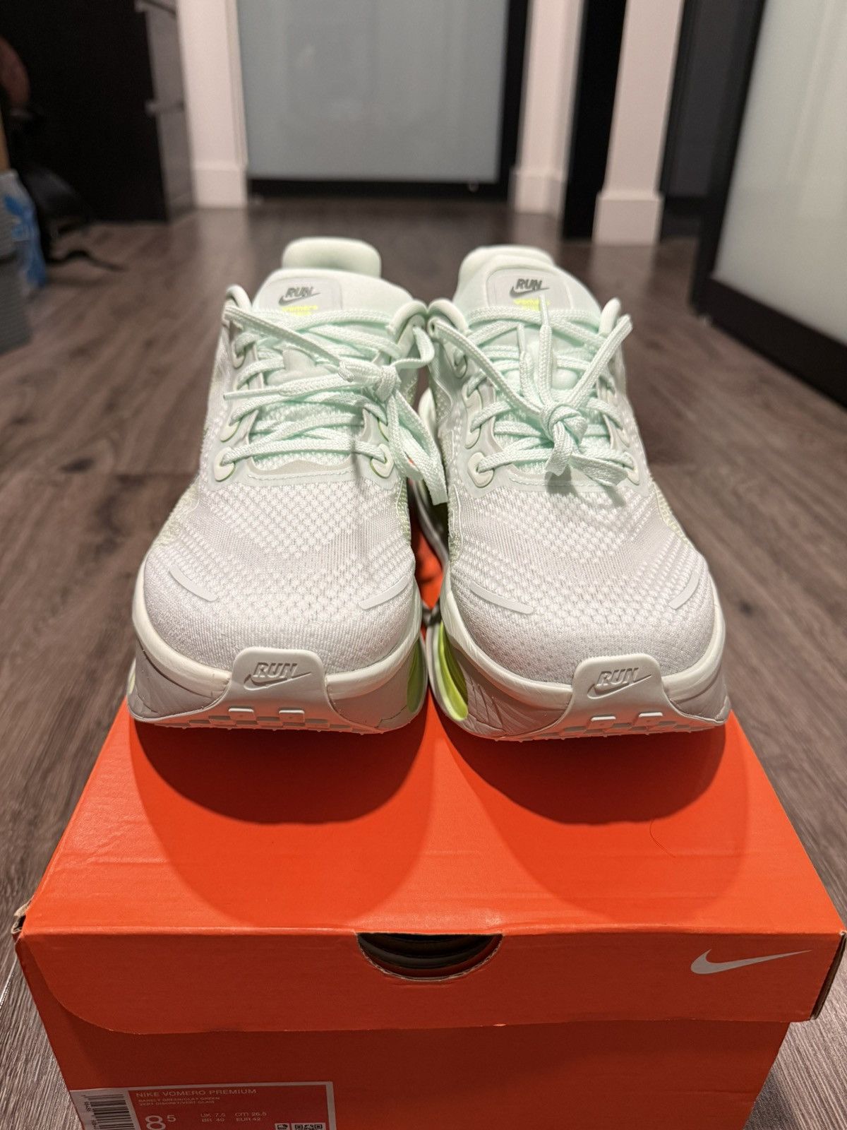 Nike Nike Vomero Premium “Barely Volt” Size US 8.5 / EU 41-42 - 4 Thumbnail