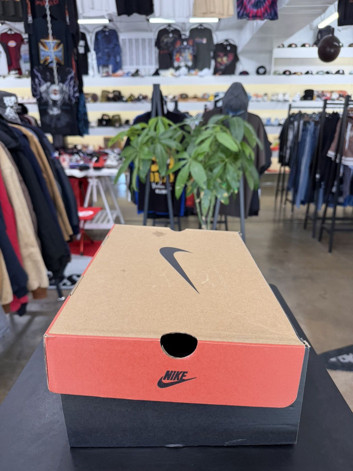 Nike Nike Air DT Max Falcons Size 9 (2024) Size US 9 / EU 42 - 15 Thumbnail