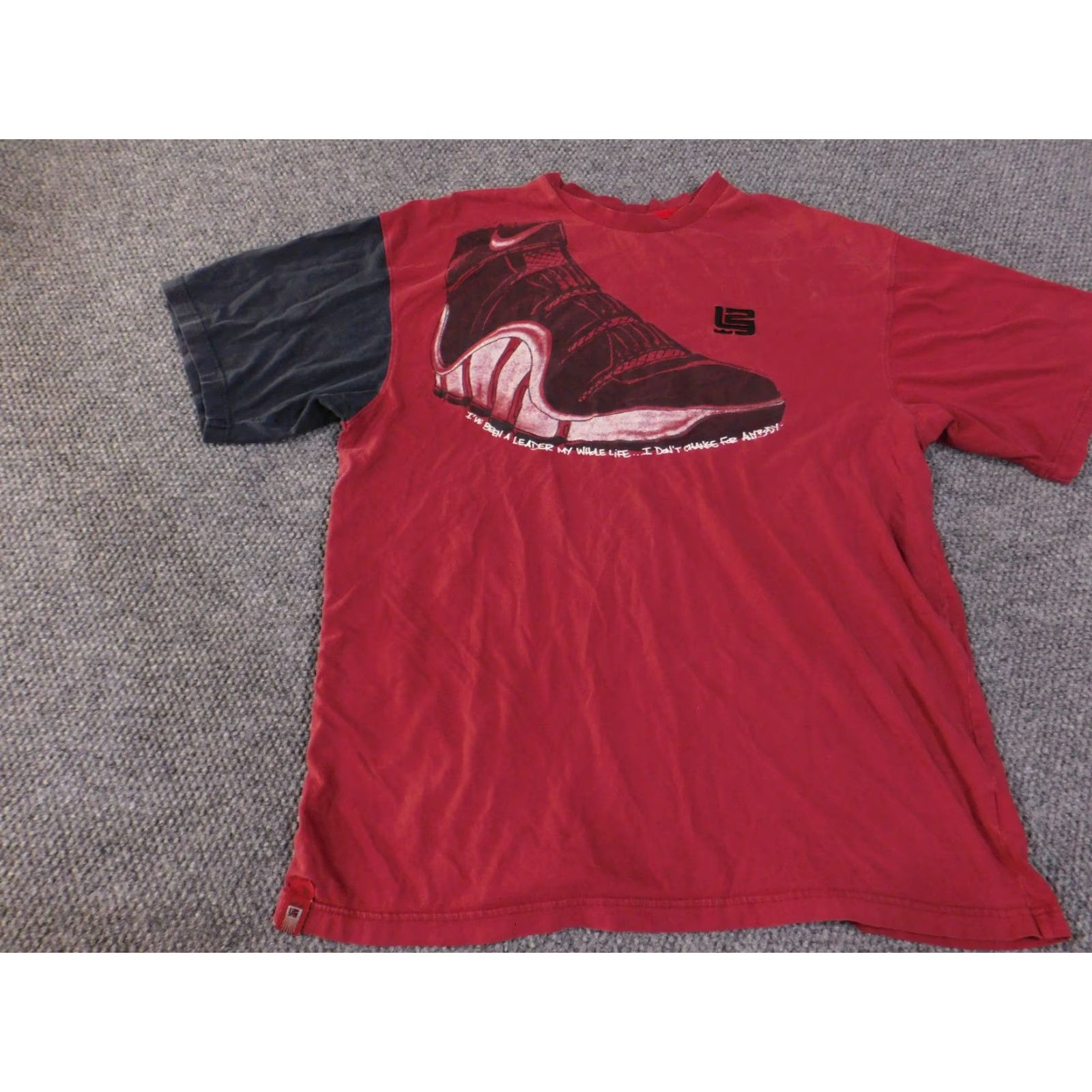 Nike Nike LeBron James Graphic T Shirt Mens XL Red Black Basketball Shoe Print Shirt Womens? Size US XL / EU 56 / 4 - 3 Thumbnail