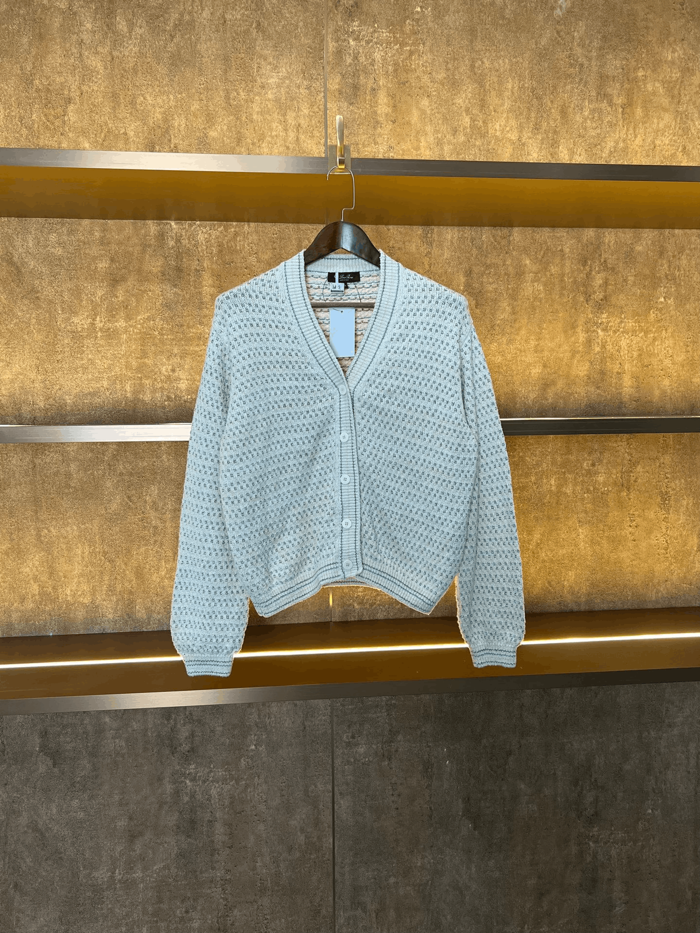 Loro Piana Loro Piana V-neck Cropped Cardigan Size M / US 6-8 / IT 42-44 - 1 Thumbnail