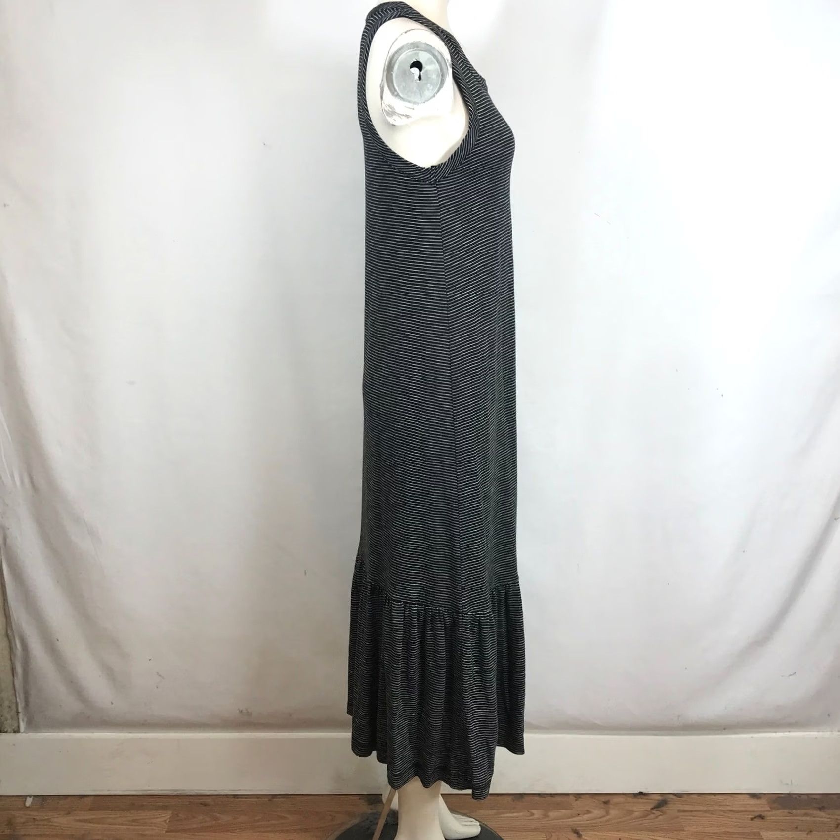 Madewell Madewell Maxi Dress Black White Striped Ribbed Knit Tiered Ruffle Hem Sleeveless Scoop Neck Medium Size M / US 6-8 / IT 42-44 - 4 Thumbnail