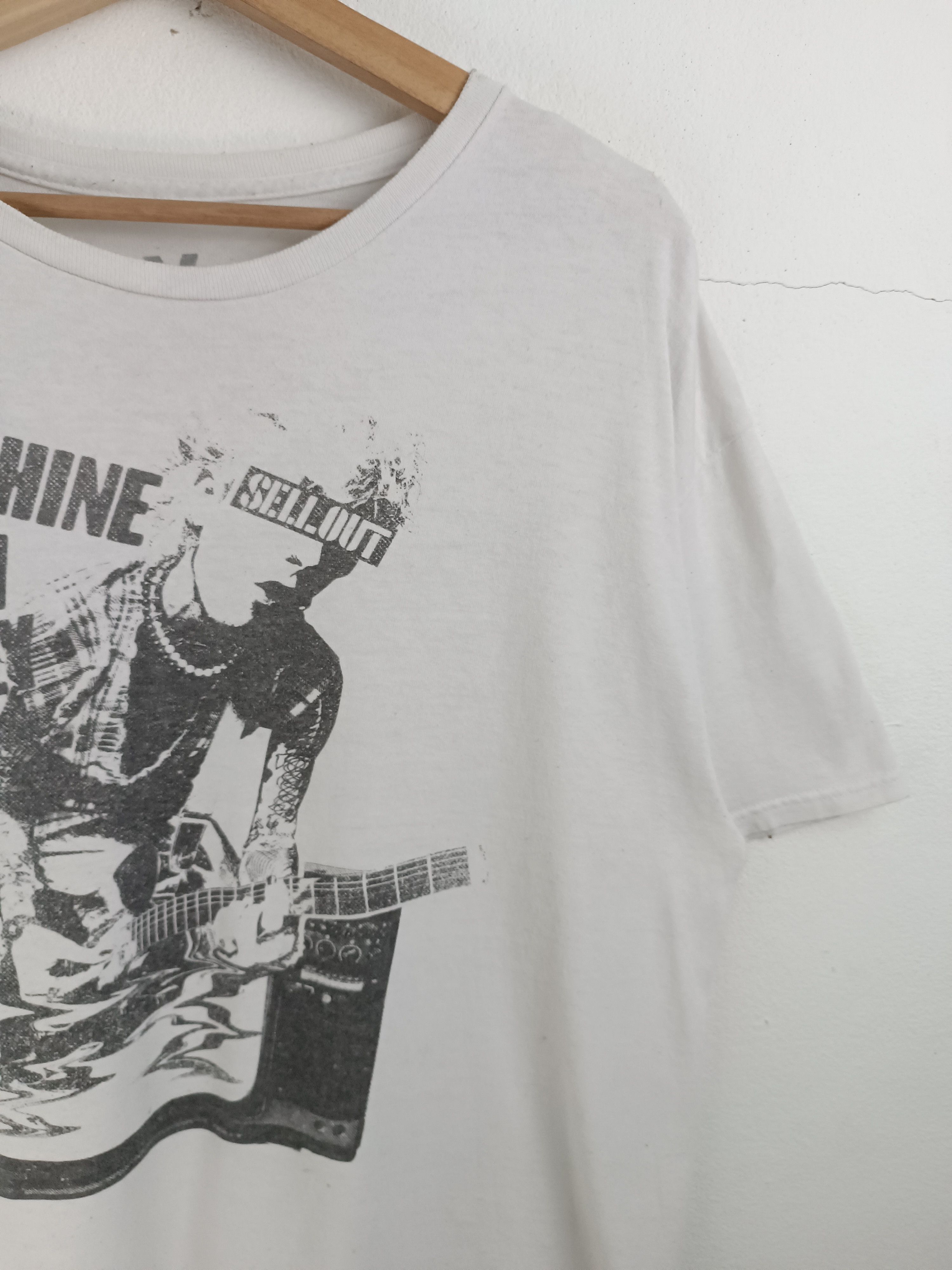 Vintage VINTAGE MACHINE GUN KELLY MGK SELL OUT TEE megan fox travis Size US XL / EU 56 / 4 - 9 Thumbnail