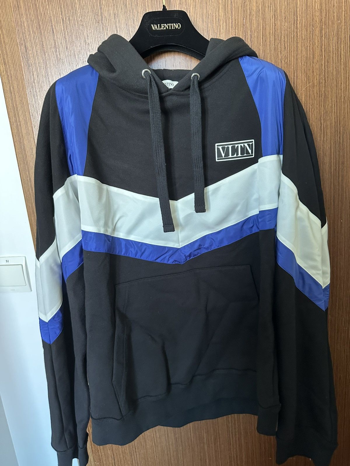 Valentino Valentino VLTN Logo Hoodie Size US S / EU 44-46 / 1 - 1 Thumbnail