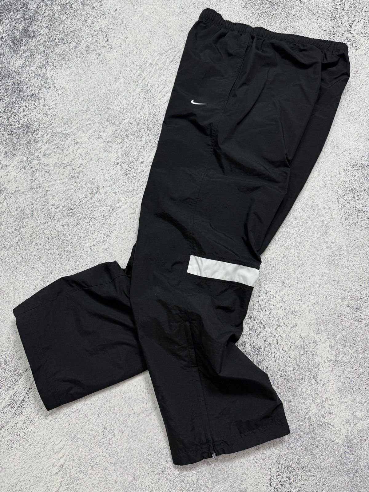 Nike OOs Nike Vintage Nylon Baggy Swoosh Parachute Track Pants Size US 34 / EU 50 - 10 Thumbnail