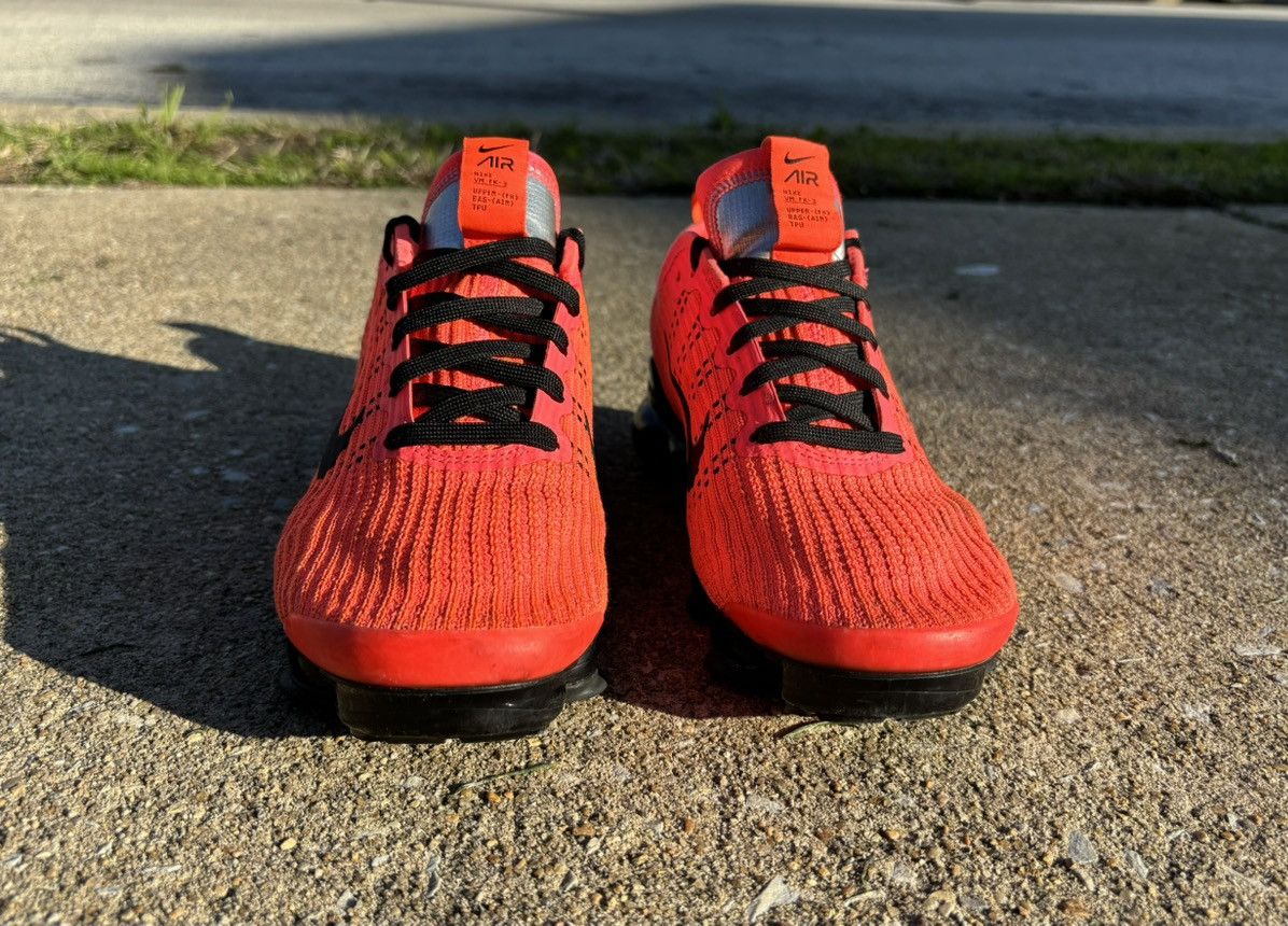 Nike Air VaporMax Flyknit 3 'Flash Crimson Black' Size US 6.5 / EU 39-40 - 3 Thumbnail