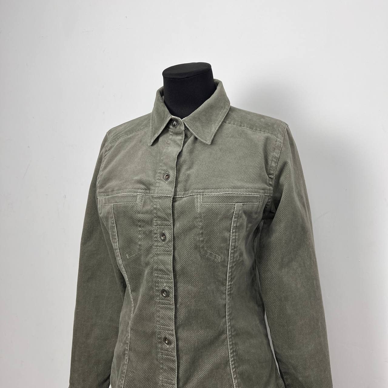 Nike ACG Nike ACG Womens Fitted Cord Shirt Jacket Olive Green Vintage Size M / US 6-8 / IT 42-44 - 3 Thumbnail