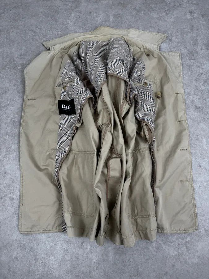 Dolce & Gabbana 2000s Dolce & Gabbana Beige Buttoned Trench Coat Size US M / EU 48-50 / 2 - 8 Thumbnail