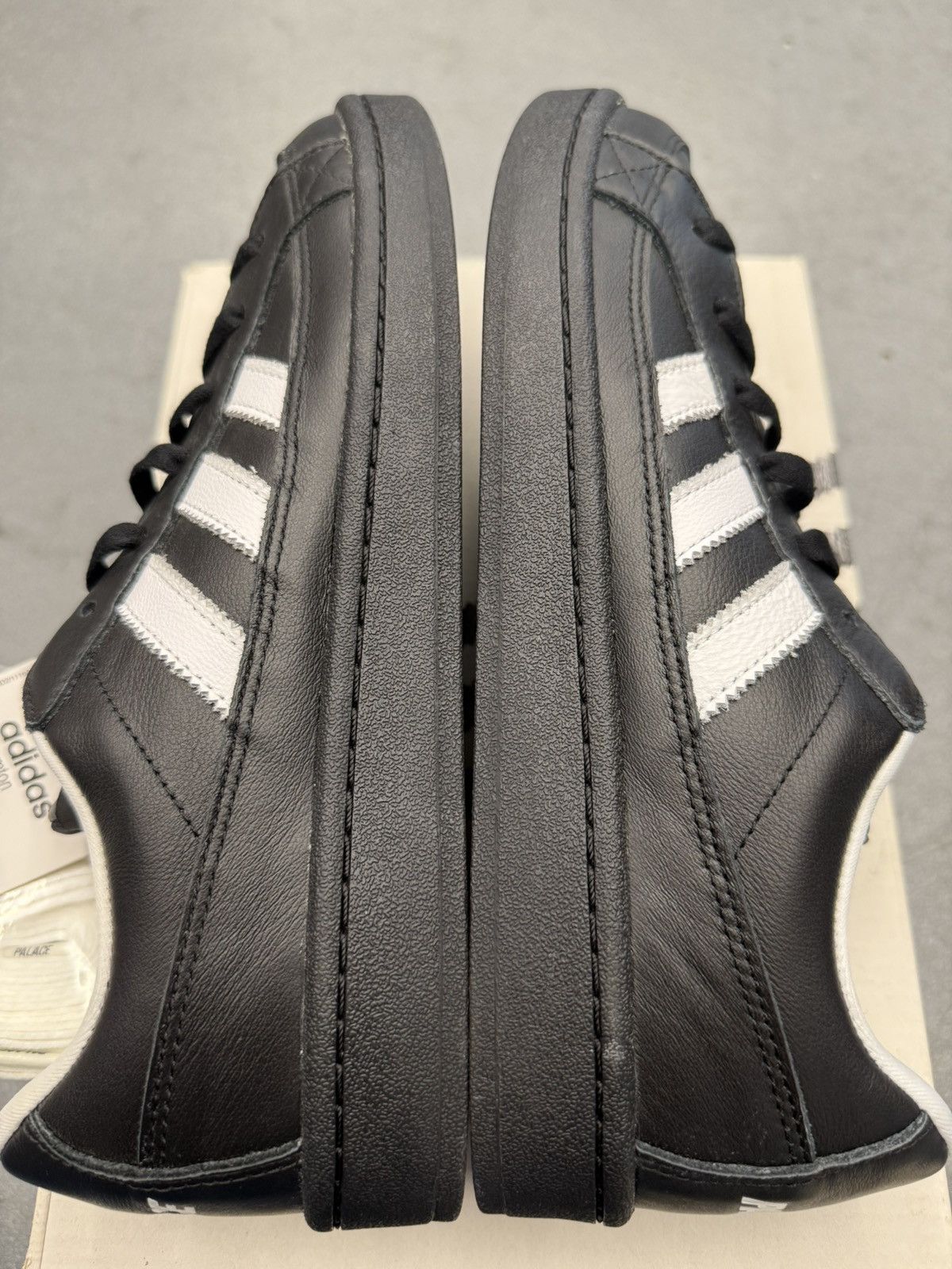 Adidas 2018 Adidas Camton Trainer Palace Black Size US 8 / EU 41 - 4 Thumbnail