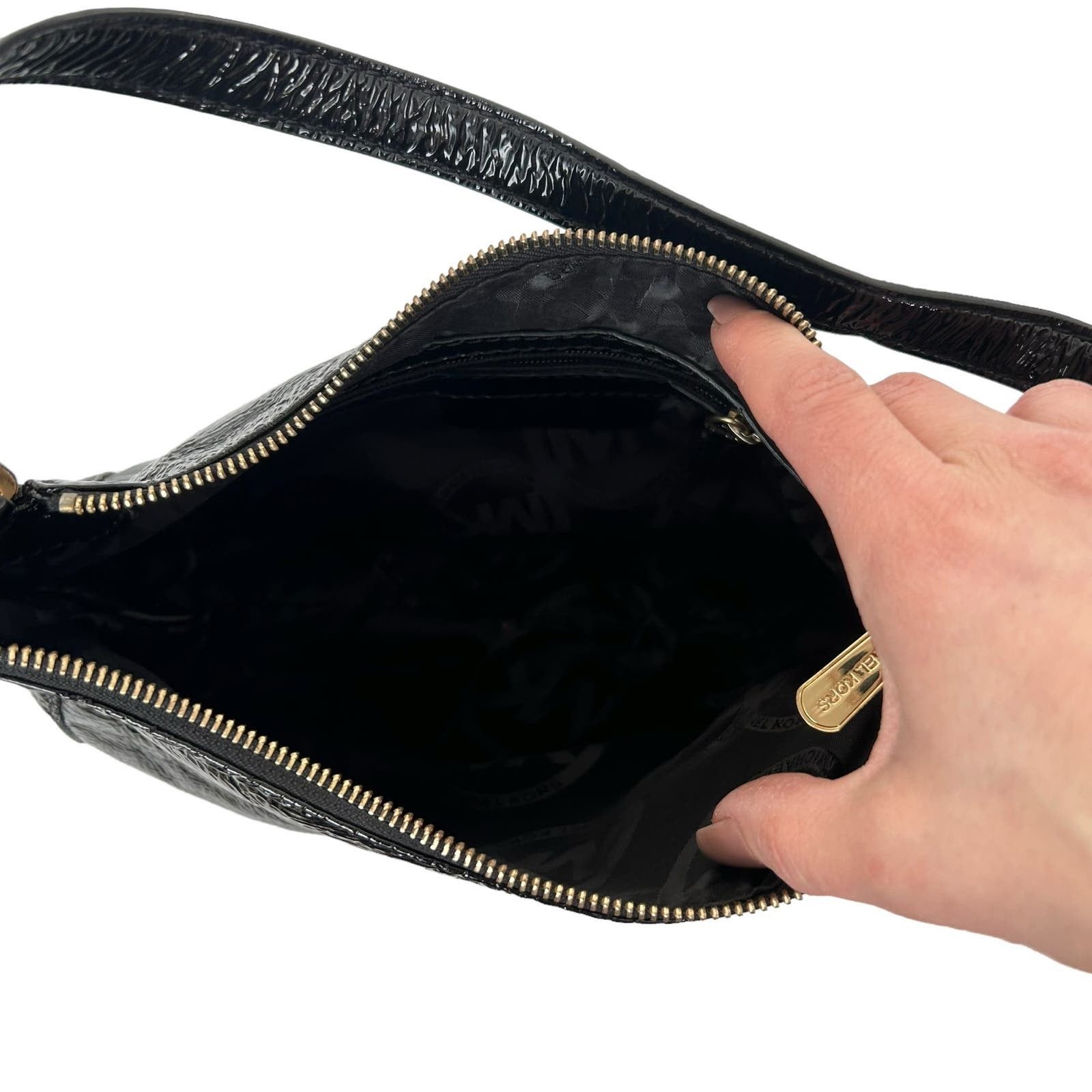 Michael Kors Michael Kors Black Patent Leather Shoulder Bag Size ONE SIZE - 6 Thumbnail