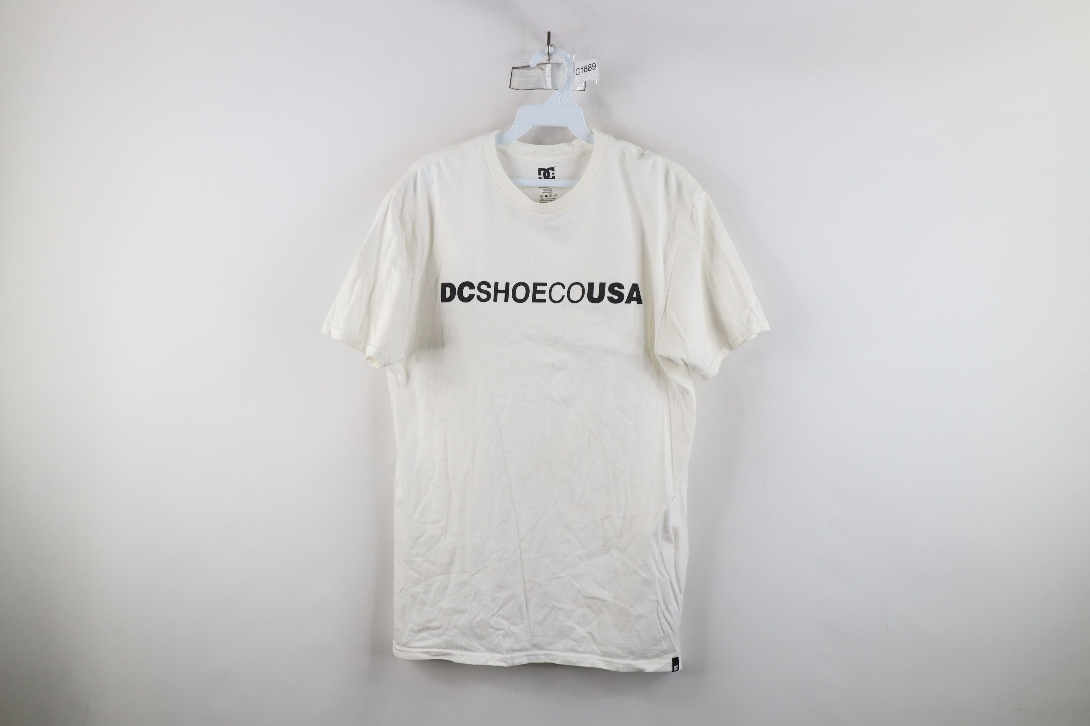 Vintage Vintage DC Shoes Skateboarding Short Sleeve T-Shirt White Size US M / EU 48-50 / 2 - 1 Thumbnail