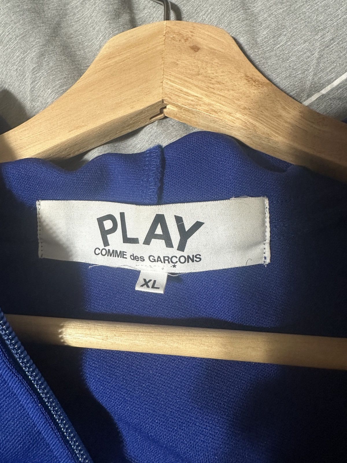 Comme des Garcons Comme des Garçons PLAY Zip Up Hoodie Size US XL / EU 56 / 4 - 3 Thumbnail