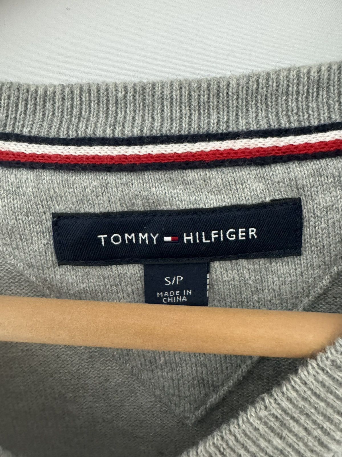 Tommy Hilfiger Tommy Hilfiger V-neck sweater Size US S / EU 44-46 / 1 - 5 Thumbnail