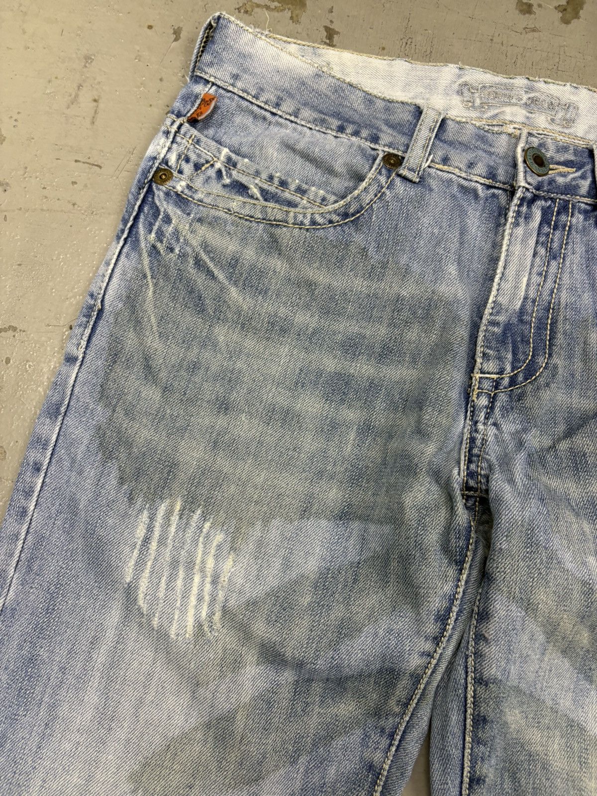 Beauty Beast Vintage Acid Wash Robin Jeans wing 🪽 embroidered denim Size US 31 - 7 Thumbnail
