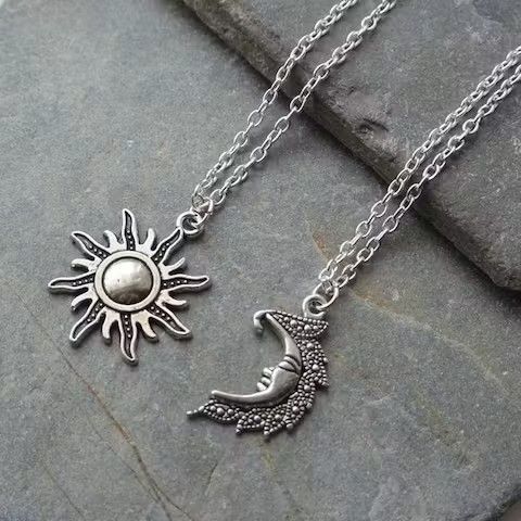 Designer × Vintage Sun + Moon Pendant Chain Necklace Size ONE SIZE - 1 Thumbnail