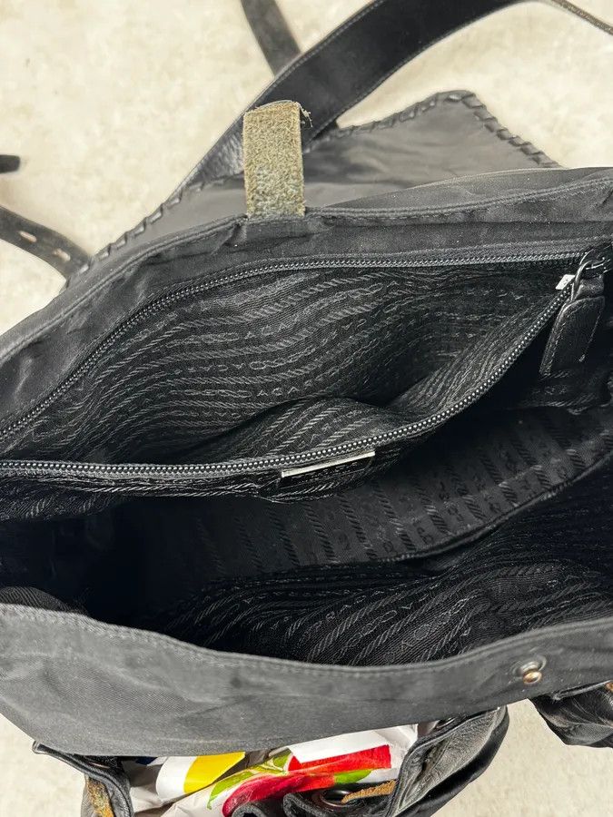 Prada 2000s Prada Black Buckles Nylon & Leather Messenger Bag Size ONE SIZE - 14 Thumbnail