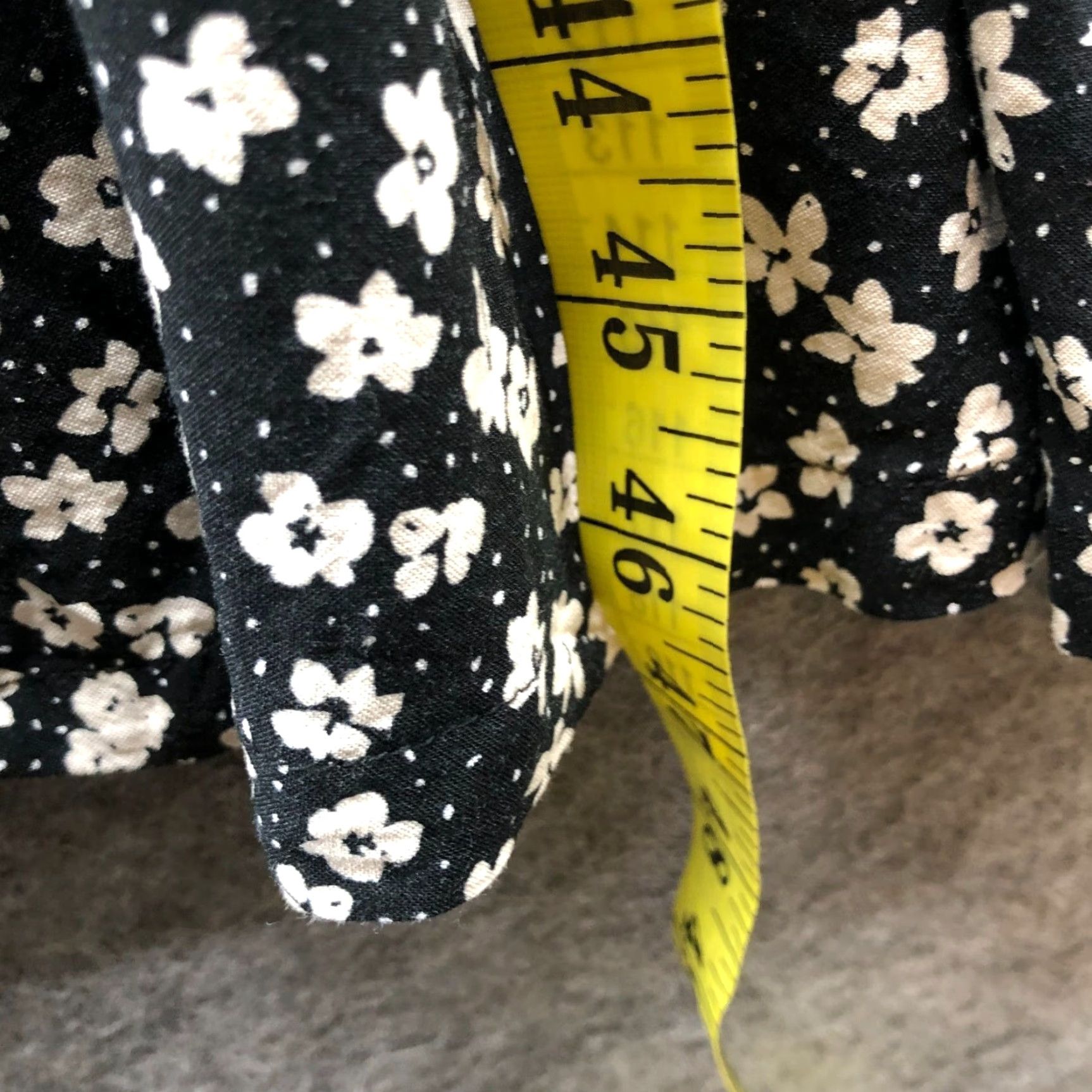 H&M H&M Midi Dress Womens XS Black Beige Floral Short Sleeve Smocked Waist A-Line Size 26" / US 2 / IT 38 - 8 Thumbnail