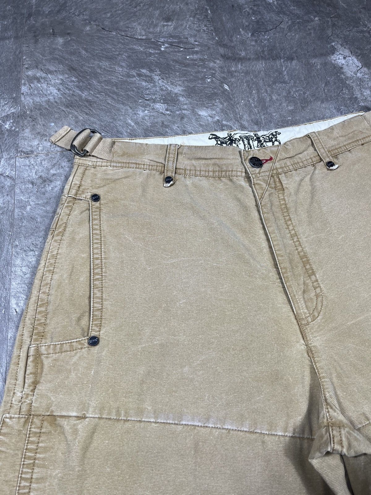 Levi's Levi’s Vintage Rare Beige Cargo Shorts Size 34 Size US 34 / EU 50 - 13 Thumbnail
