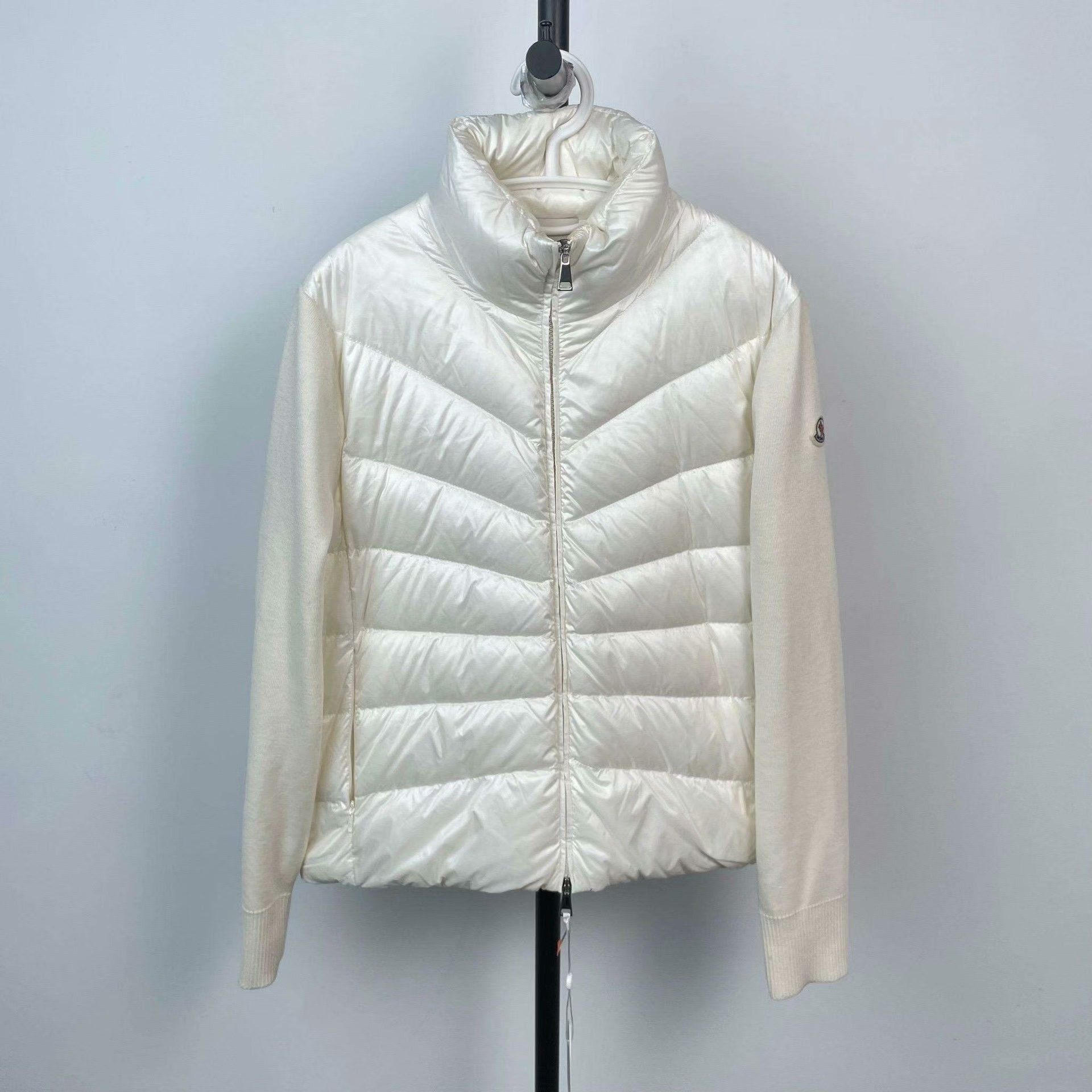 Moncler Moncler Down White Heavy Coat M Men Size US M / EU 48-50 / 2 - 1 Thumbnail