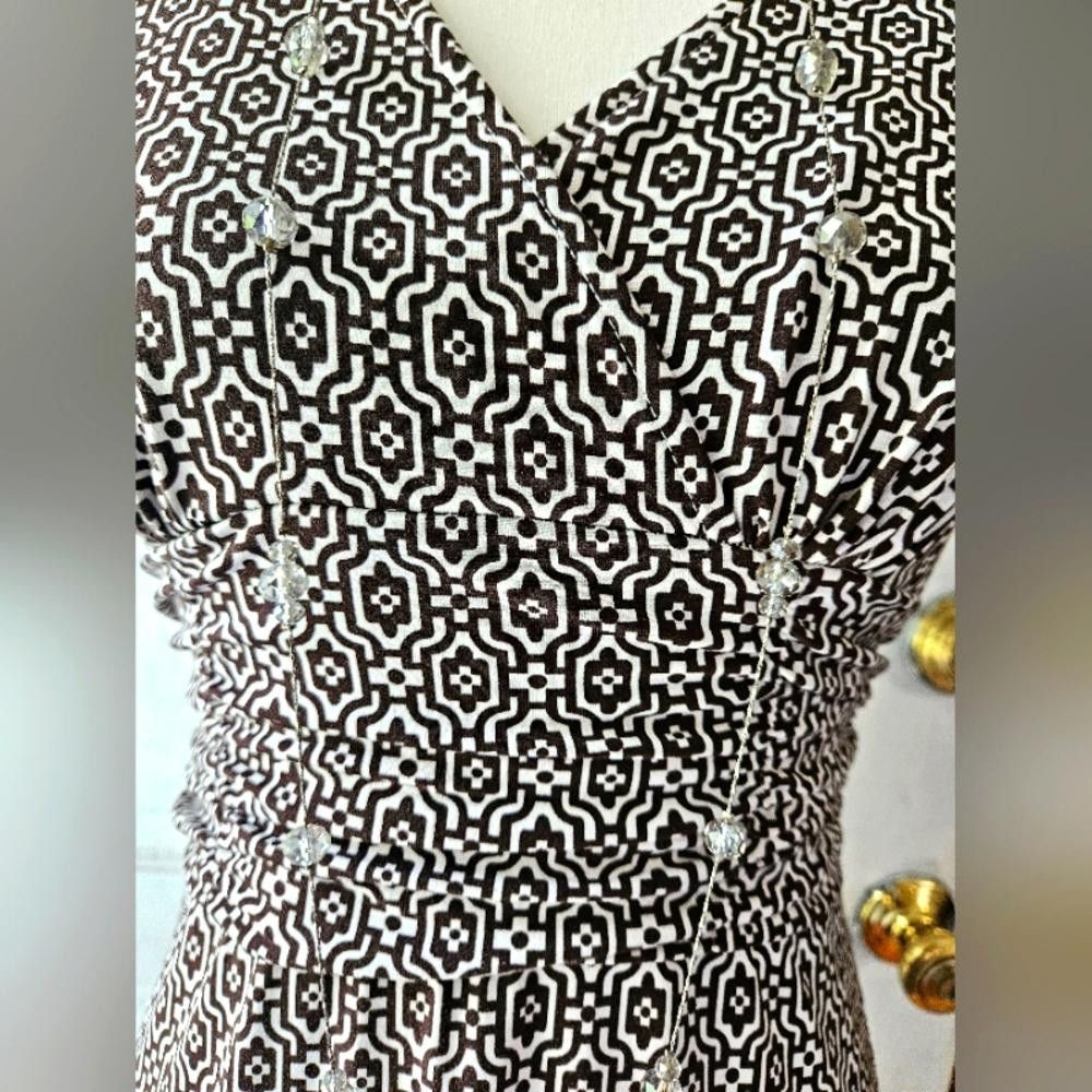 Ann Taylor Stylish Black and White Printed Dress with V-Neck Size XS / US 0-2 / IT 36-38 - 5 Thumbnail