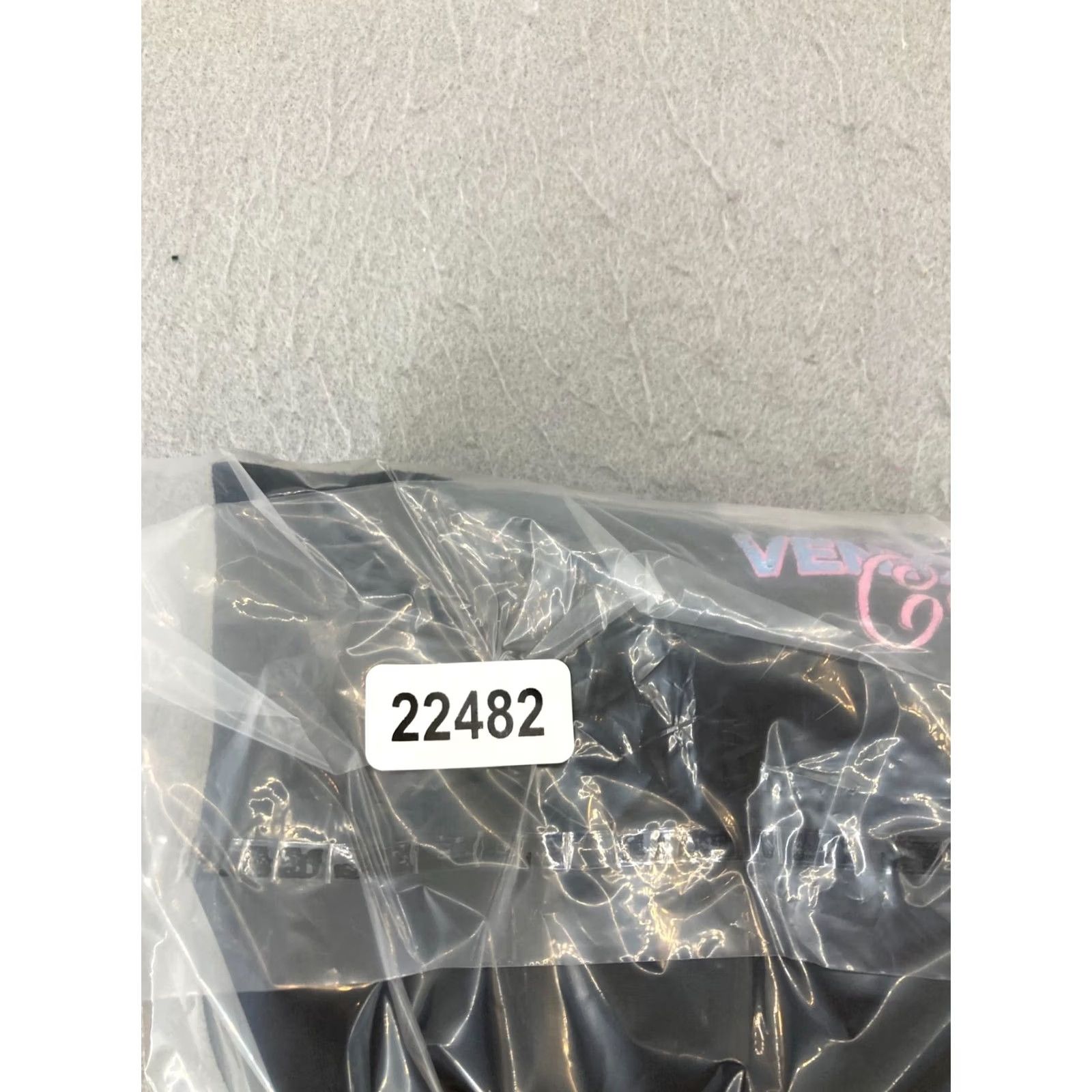Vintage FRESH LAUNDRY Mens TShirt XL Black Beach Graphic Print Crew Neck Short Sleeve Adults Men Shirts Size US XL / EU 56 / 4 - 8 Thumbnail