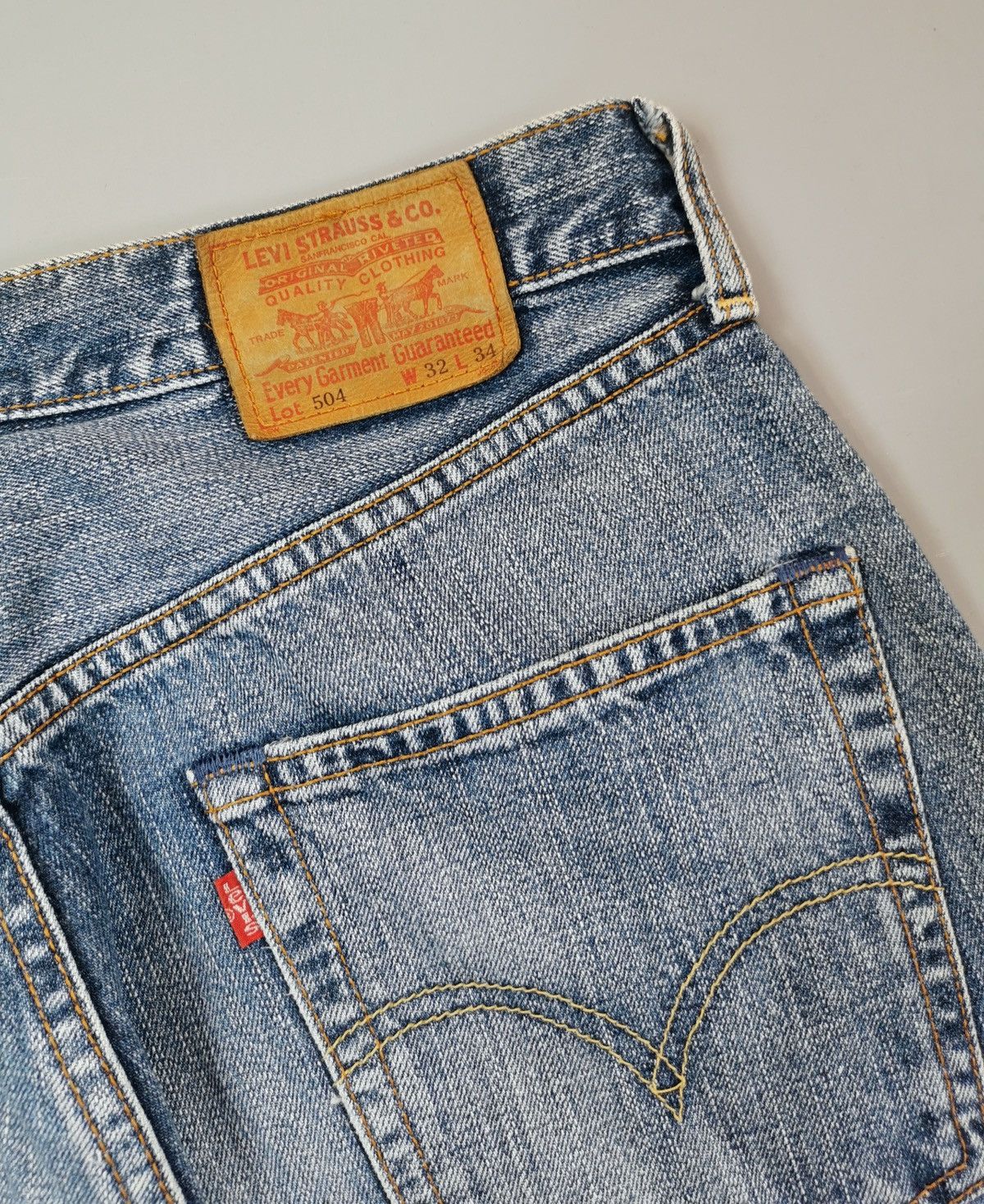 Le Grande Bleu (L.G.B.) × Levi's × Vintage Levis 504 Straight Jeans (LG33) Size US 32 / EU 48 - 5 Thumbnail