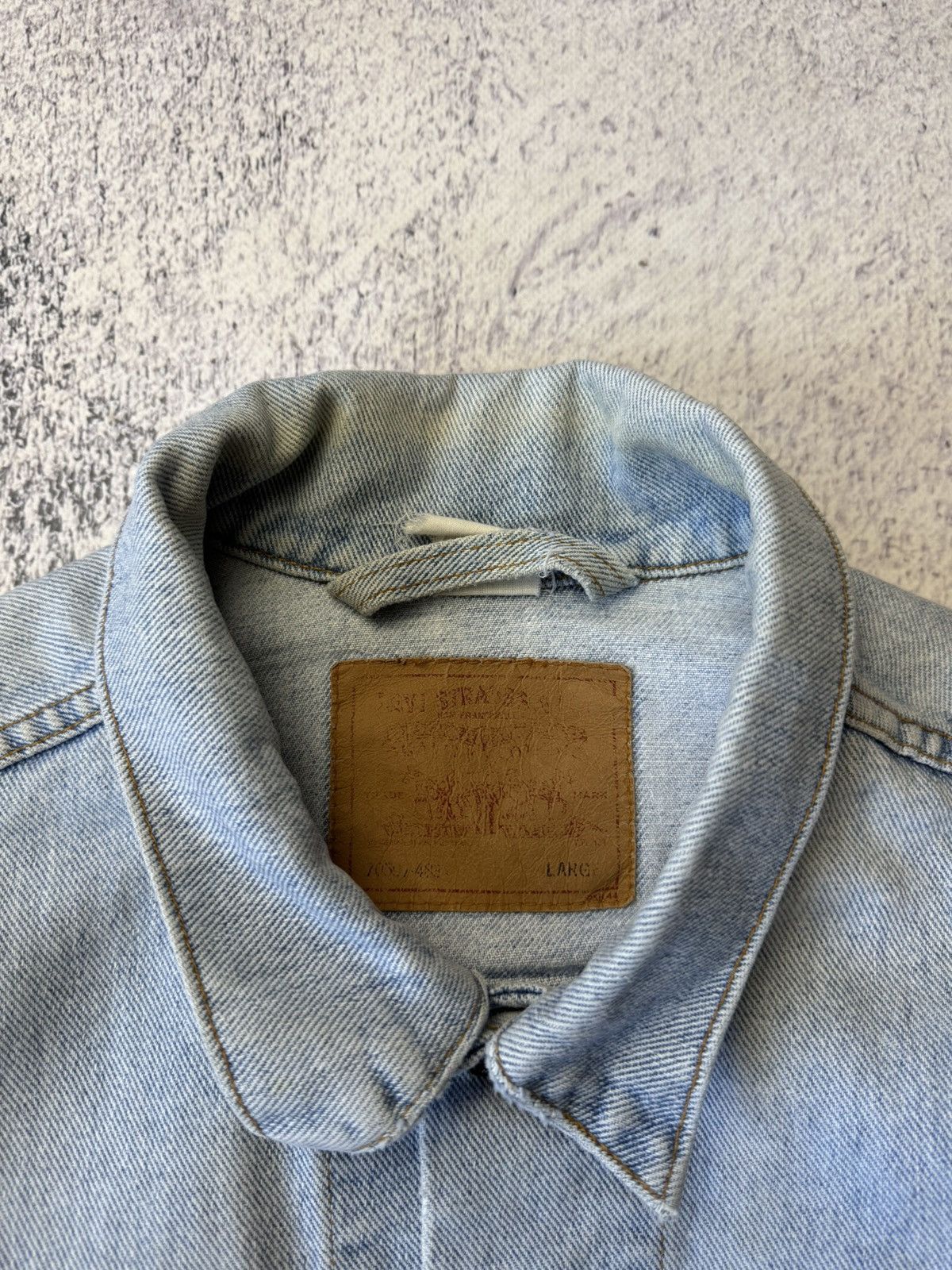 Levi's Vintage Levis Distressed Denim Jacket Made In USA Rare Y2K Size US L / EU 52-54 / 3 - 9 Thumbnail