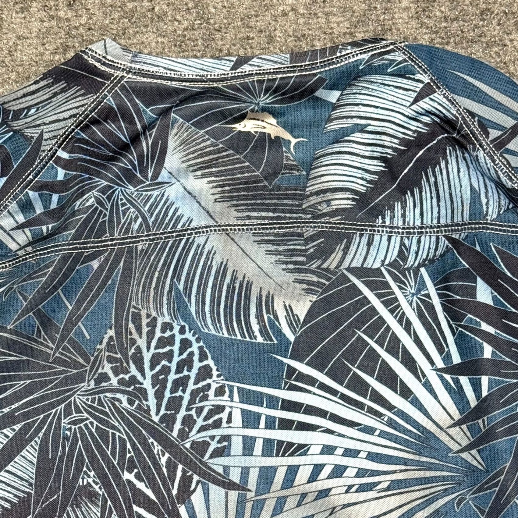 Tommy Bahama Tommy Bahama Shirt Mens Large Blue Island Active Floral Palm Tree Long Sleeve Crew Neck Jersey T-Shirt Size US L / EU 52-54 / 3 - 4 Thumbnail