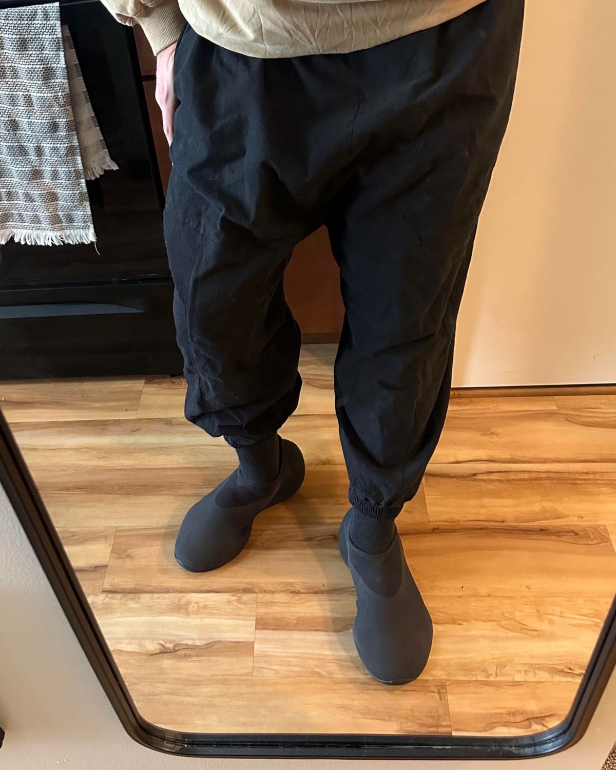 Yeezy 2022 YEEZY KNIT STONE ONYX RNR Size US 9.5 / EU 42-43 - 3 Thumbnail