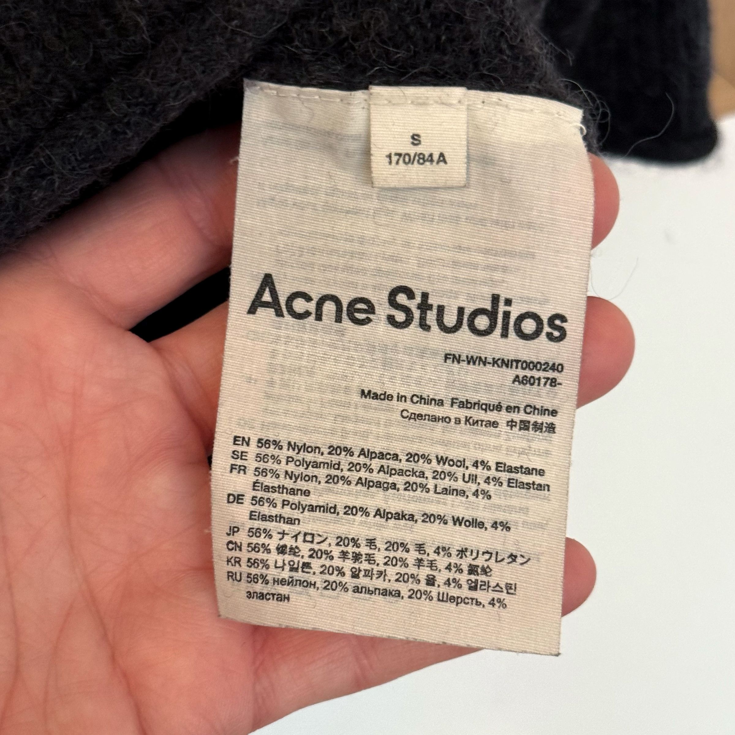 Acne Studios SOLD Acne Studios Oversized V-neck Sweater in Washed Black Size S / US 4 / IT 40 - 9 Thumbnail