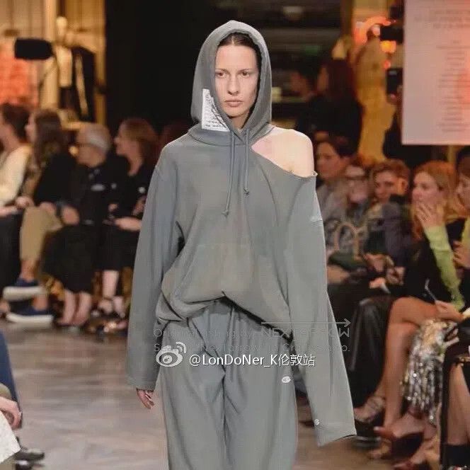 Vetements Vetements Grey Hole Hoodie Size US S / EU 44-46 / 1 - 1 Thumbnail
