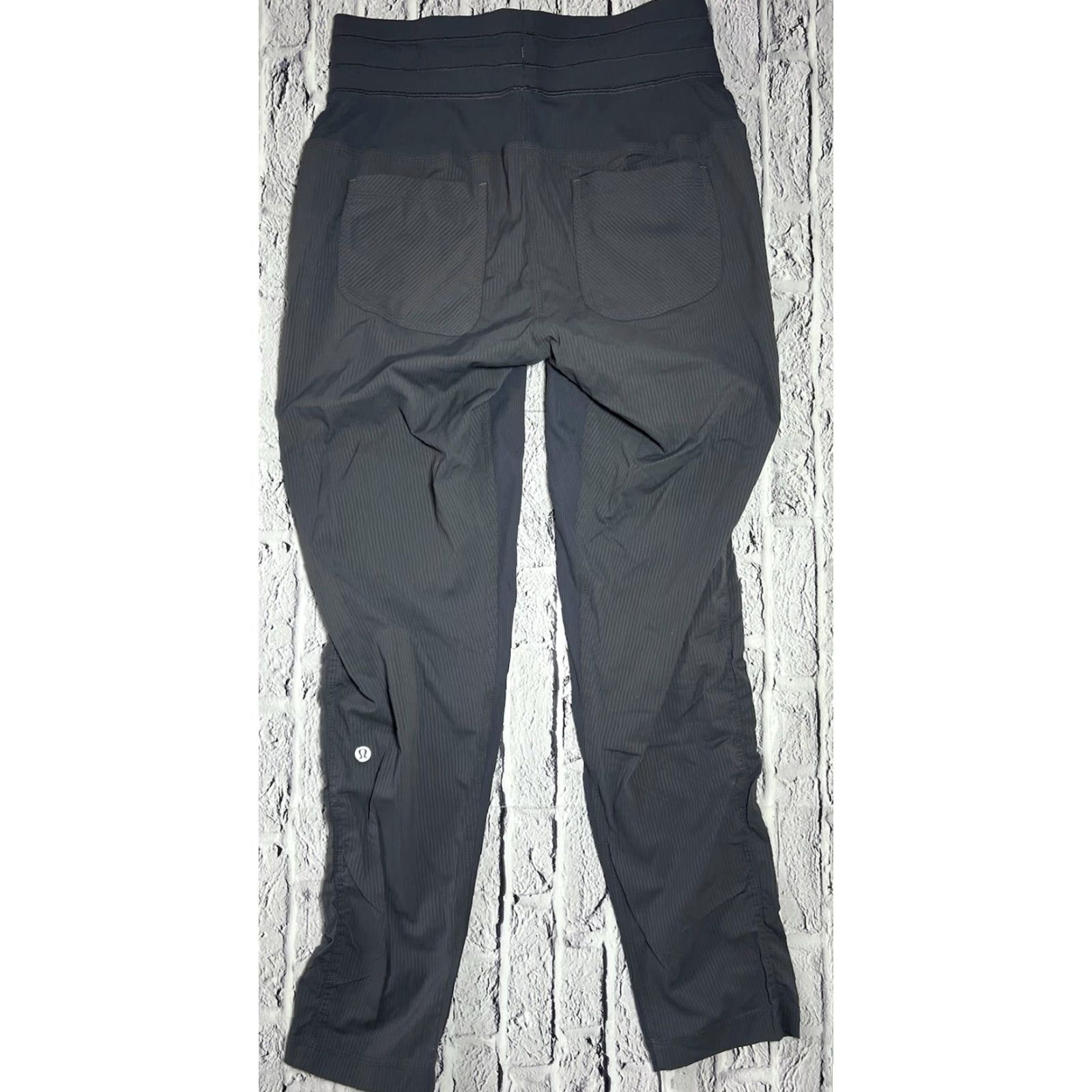 Lululemon Lululemon Street To Studio Pants 4 Women's Drawstring Ankle Gray Polyester Moisture Wicking Pockets Stretch Activewear Yoga Dance Regular Inseam 27 in Size 27" / US 4 / IT 40 - 5 Thumbnail