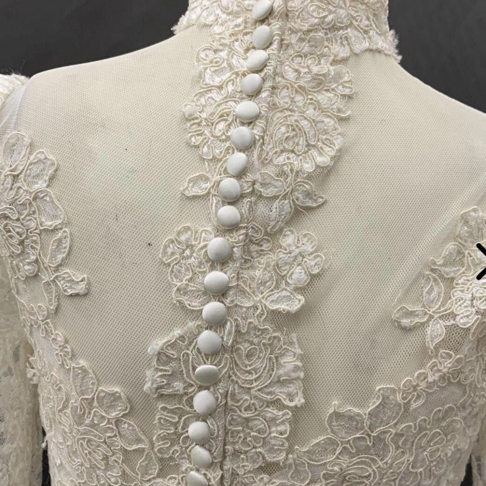 Other 1980s vintage lace and satin wedding dress #80swedding Size M / US 6-8 / IT 42-44 - 4 Thumbnail
