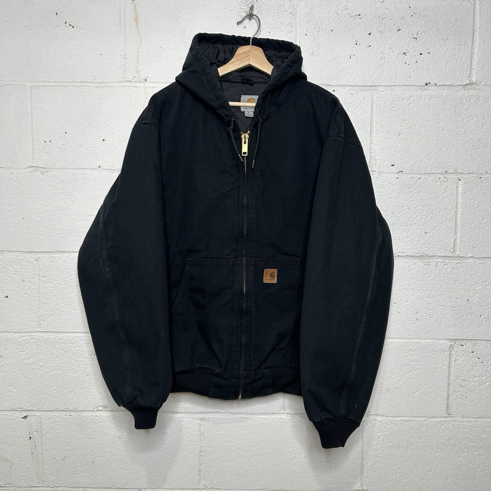 Carhartt Vintage Carhartt Quilted Hooded Active Jacket “Black” J280 Size US XL / EU 56 / 4 - 1 Thumbnail