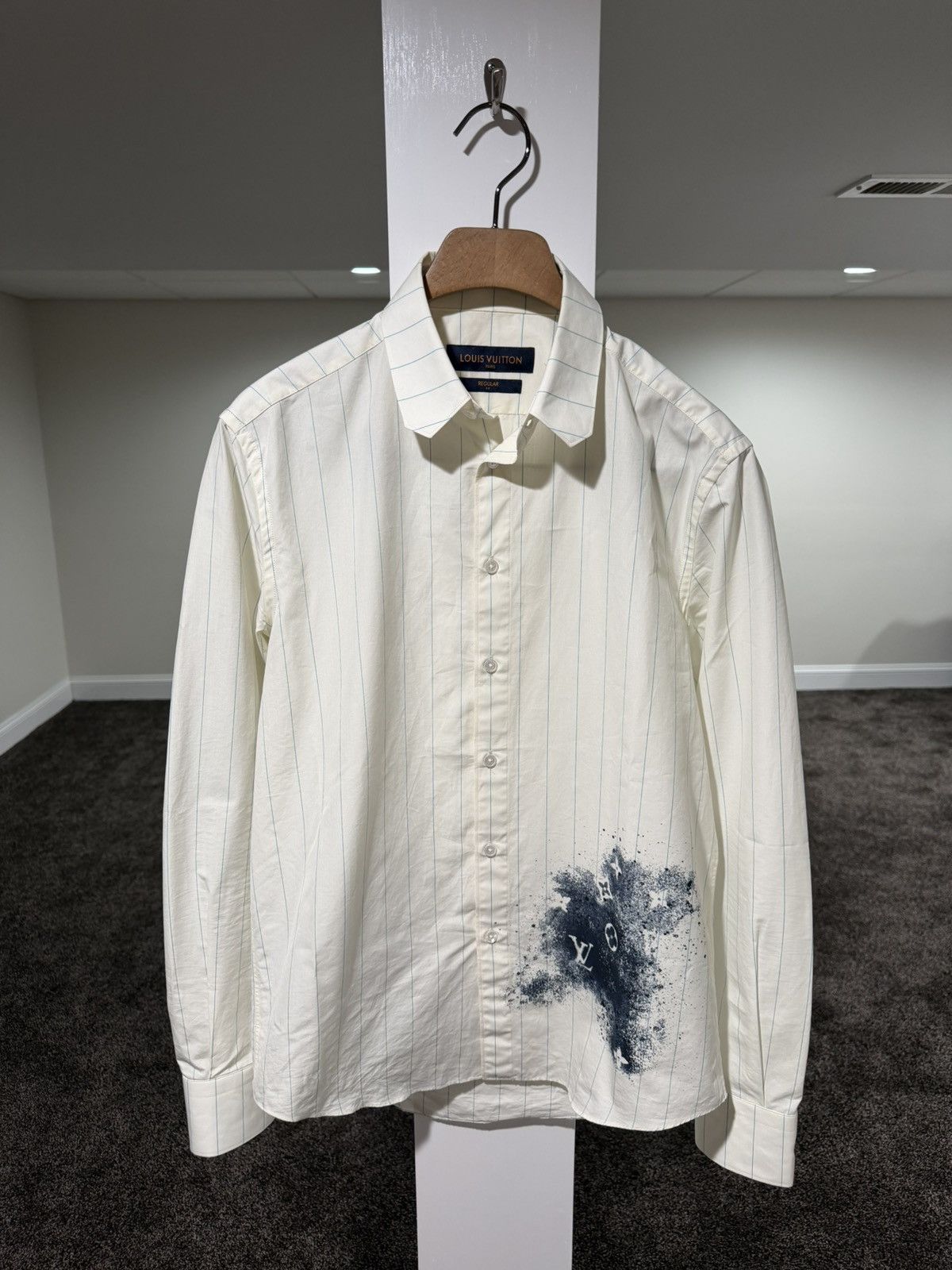 Louis Vuitton Louis Vuitton x Virgil Pin Striped Monogram Spray Logo Shirt Size US S / EU 44-46 / 1 - 1 Thumbnail