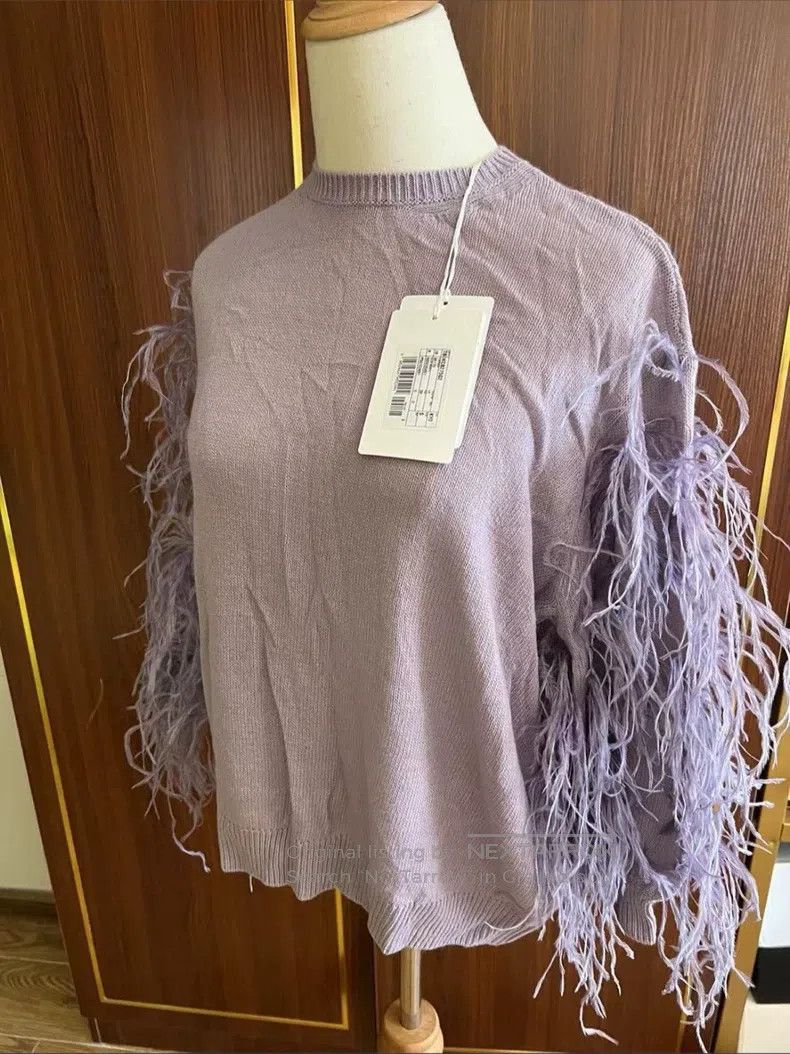 Valentino Valentino Lilac ostrich fur panelled loose wool sweater Size S / US 4 / IT 40 - 1 Thumbnail