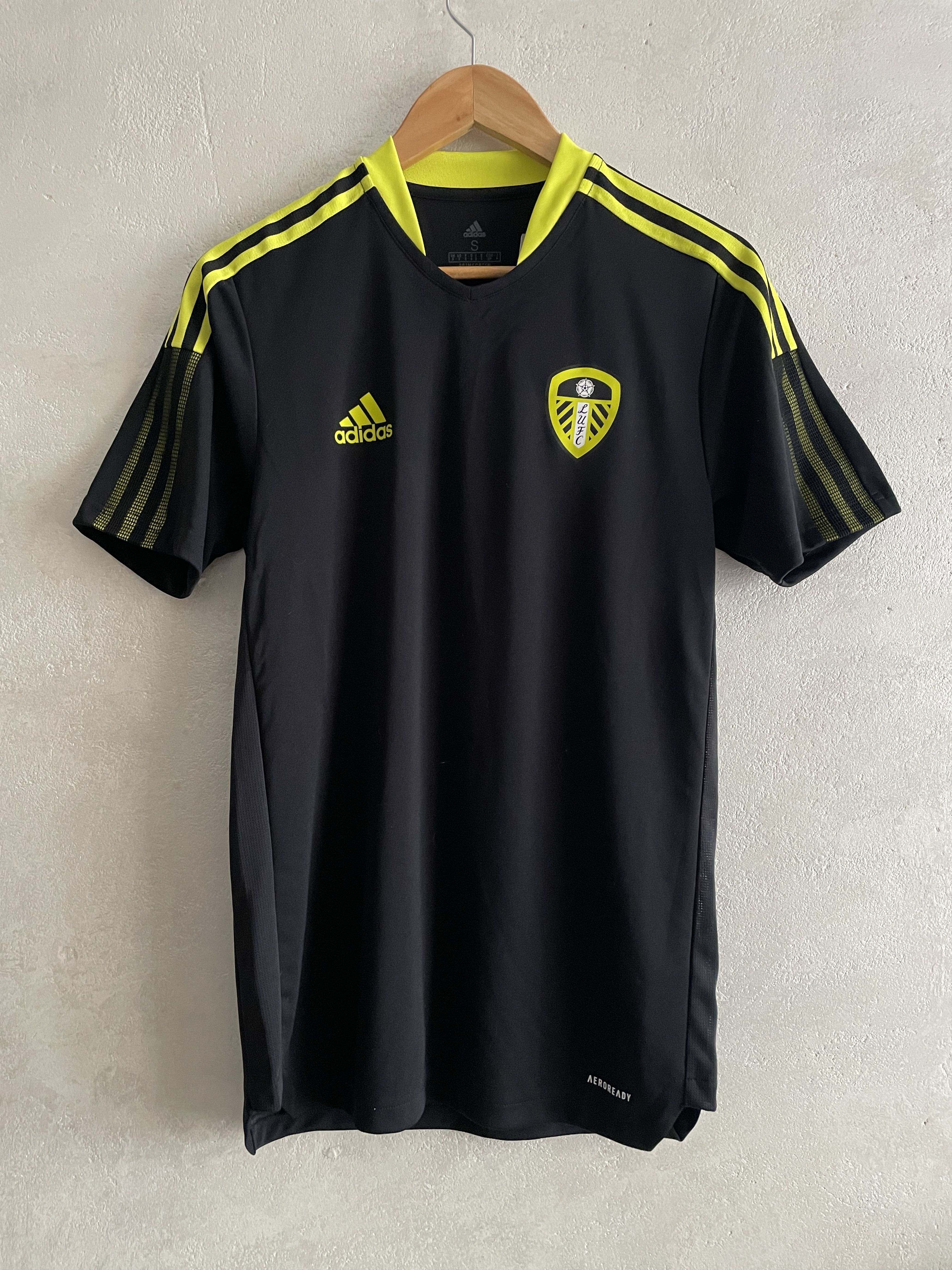 Adidas Leeds United Training 2021 2022 Football Shirt Jersey Size US S / EU 44-46 / 1 - 1 Thumbnail